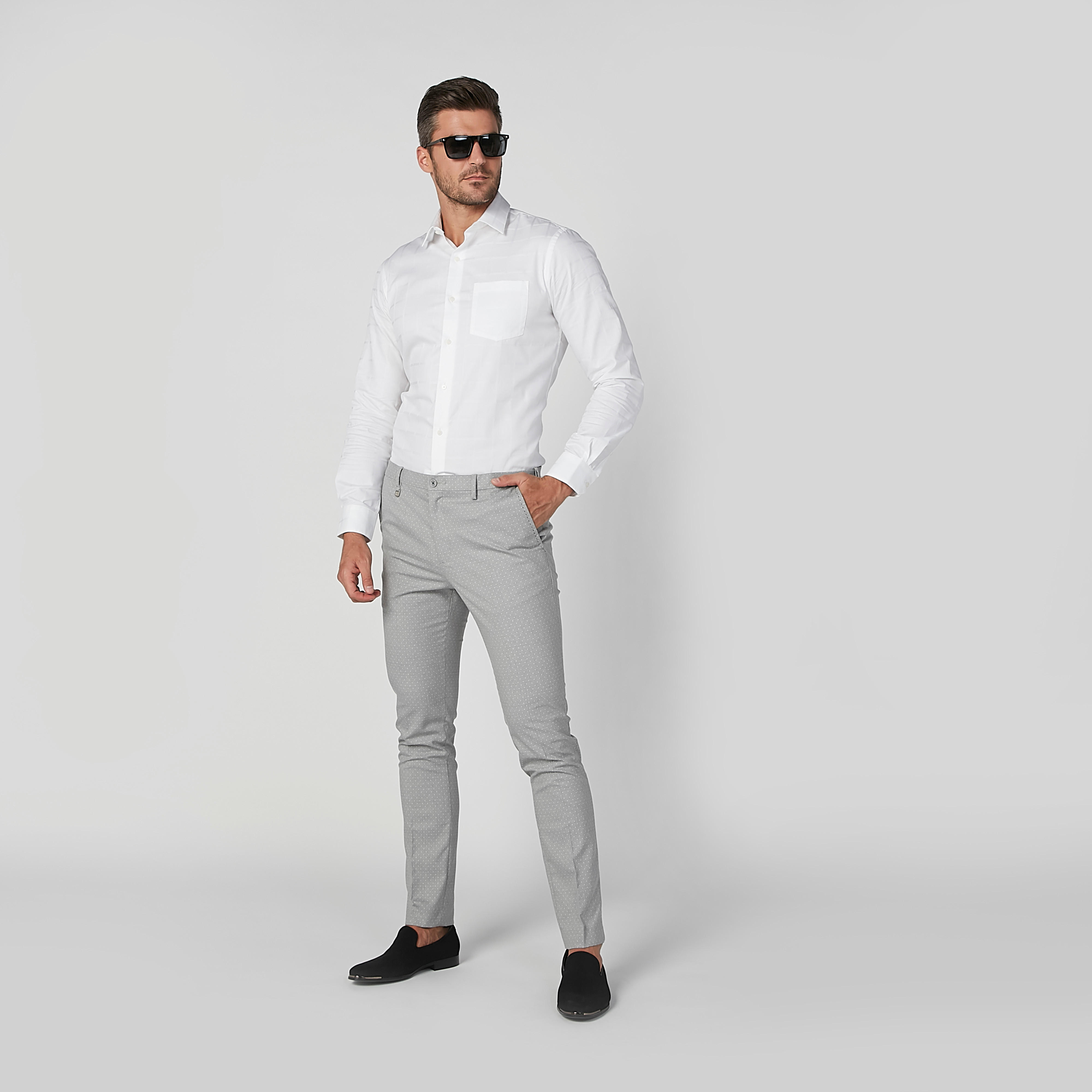 بنطال شينو بارز الملمس بقصّة سليم وجيوب من لوم-men-clothing-bottoms-trousersandchinos-trousers-image-2