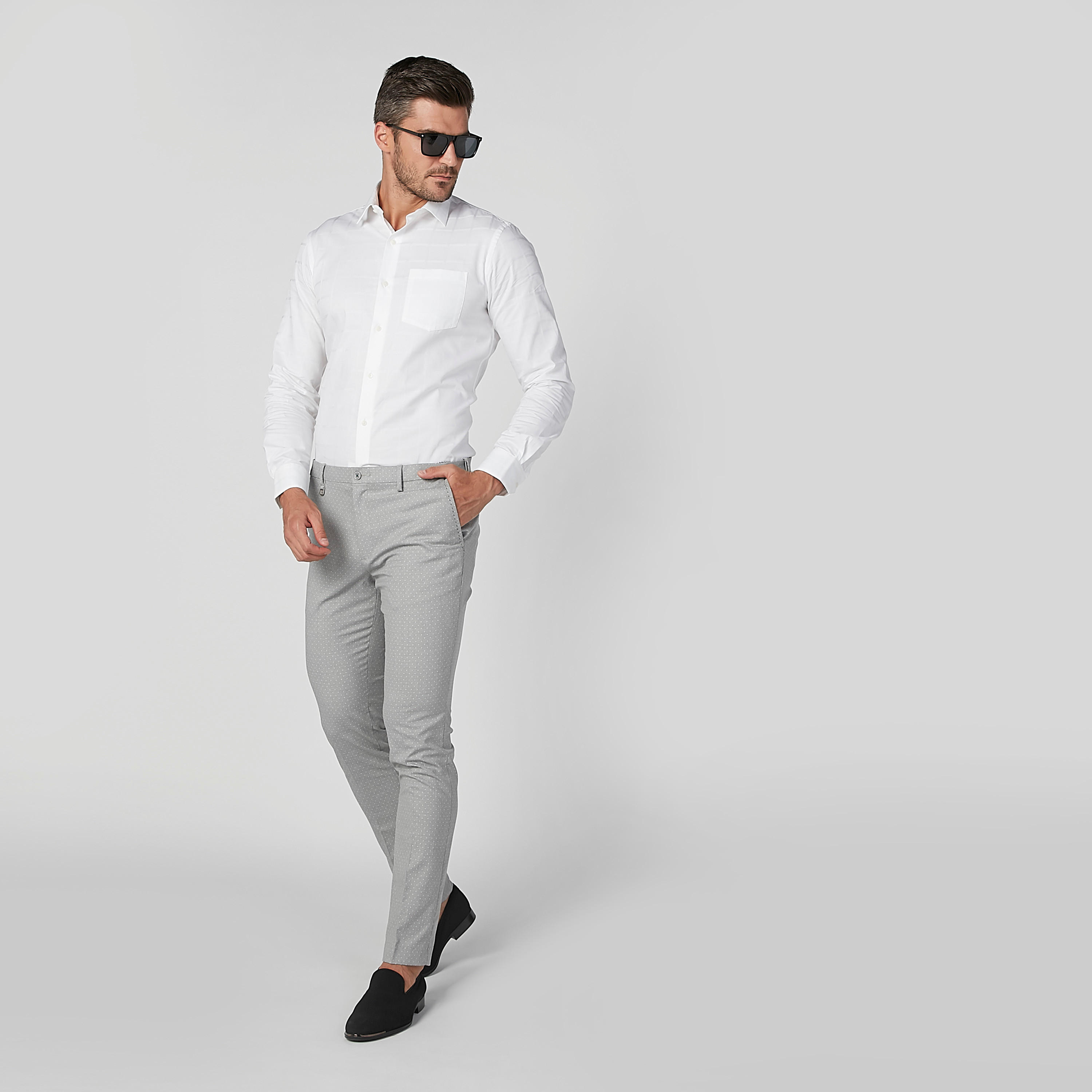بنطال شينو بارز الملمس بقصّة سليم وجيوب من لوم-men-clothing-bottoms-trousersandchinos-trousers-image-7