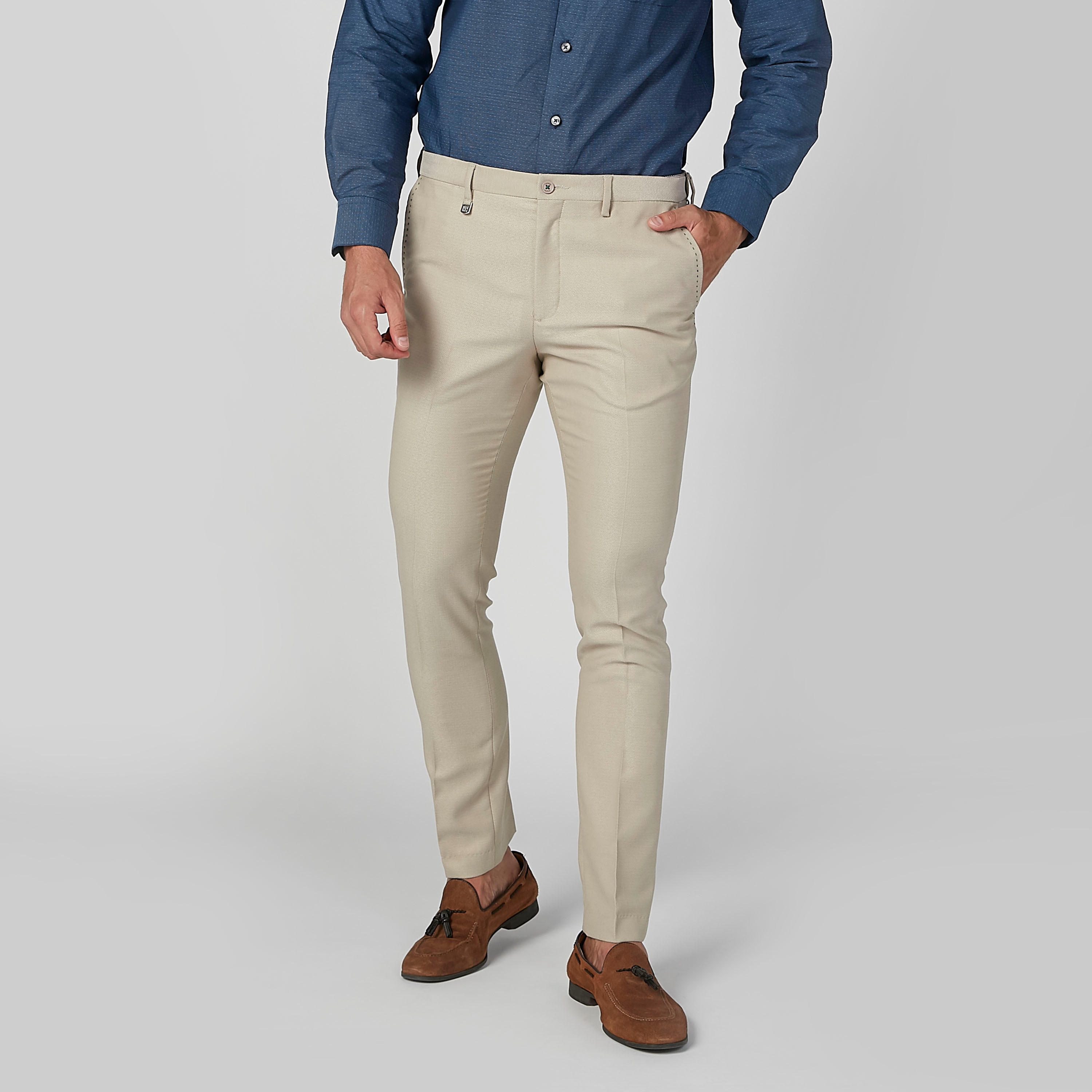 بنطال شينو طويل بقصّة سليم وجيوب من لوم-men-clothing-bottoms-trousersandchinos-trousers-image-2
