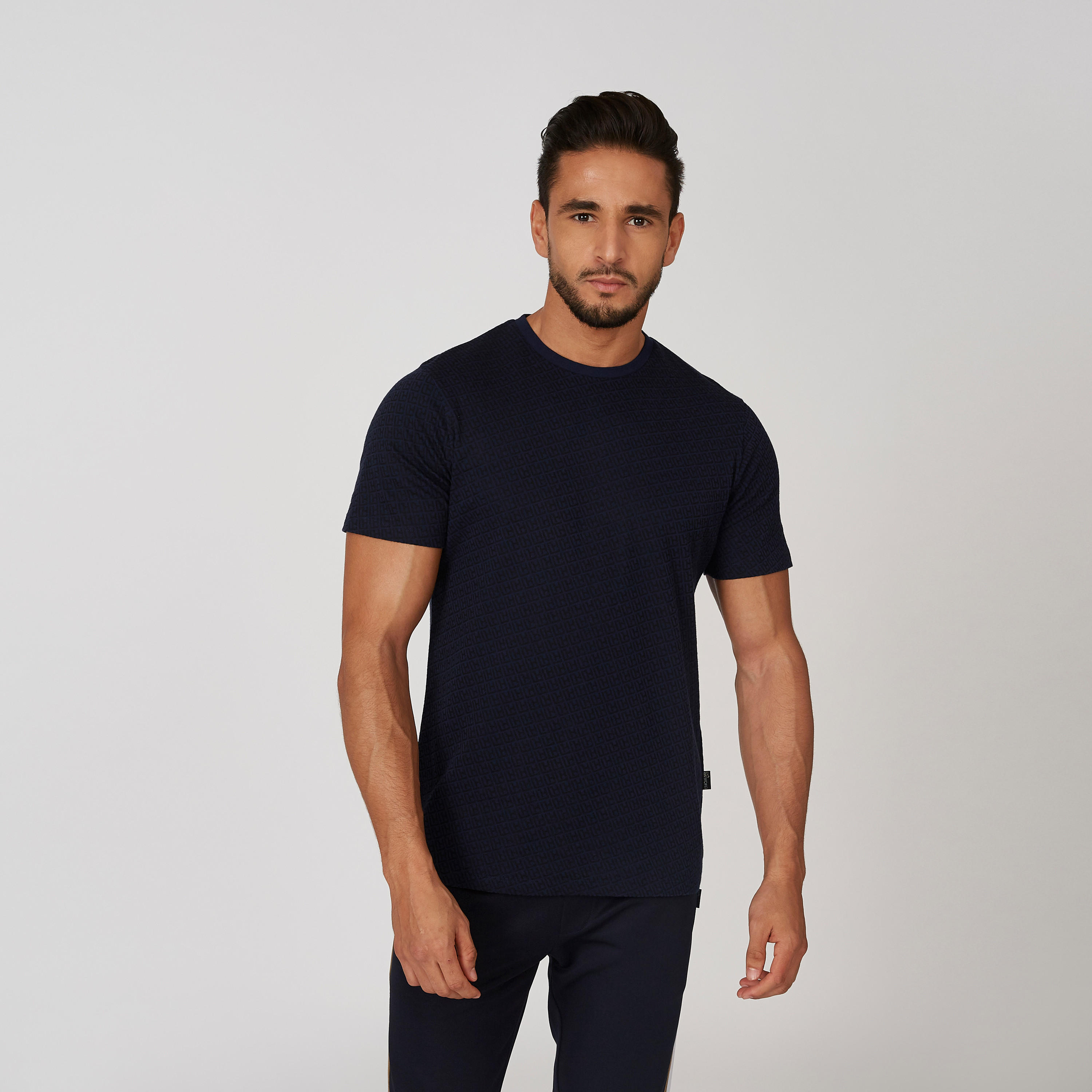 تيشيرت بياقة ضيّقة وأكمام قصيرة وطبعات من لوم-men-clothing-tshirtsandpolos-tshirts-image-1