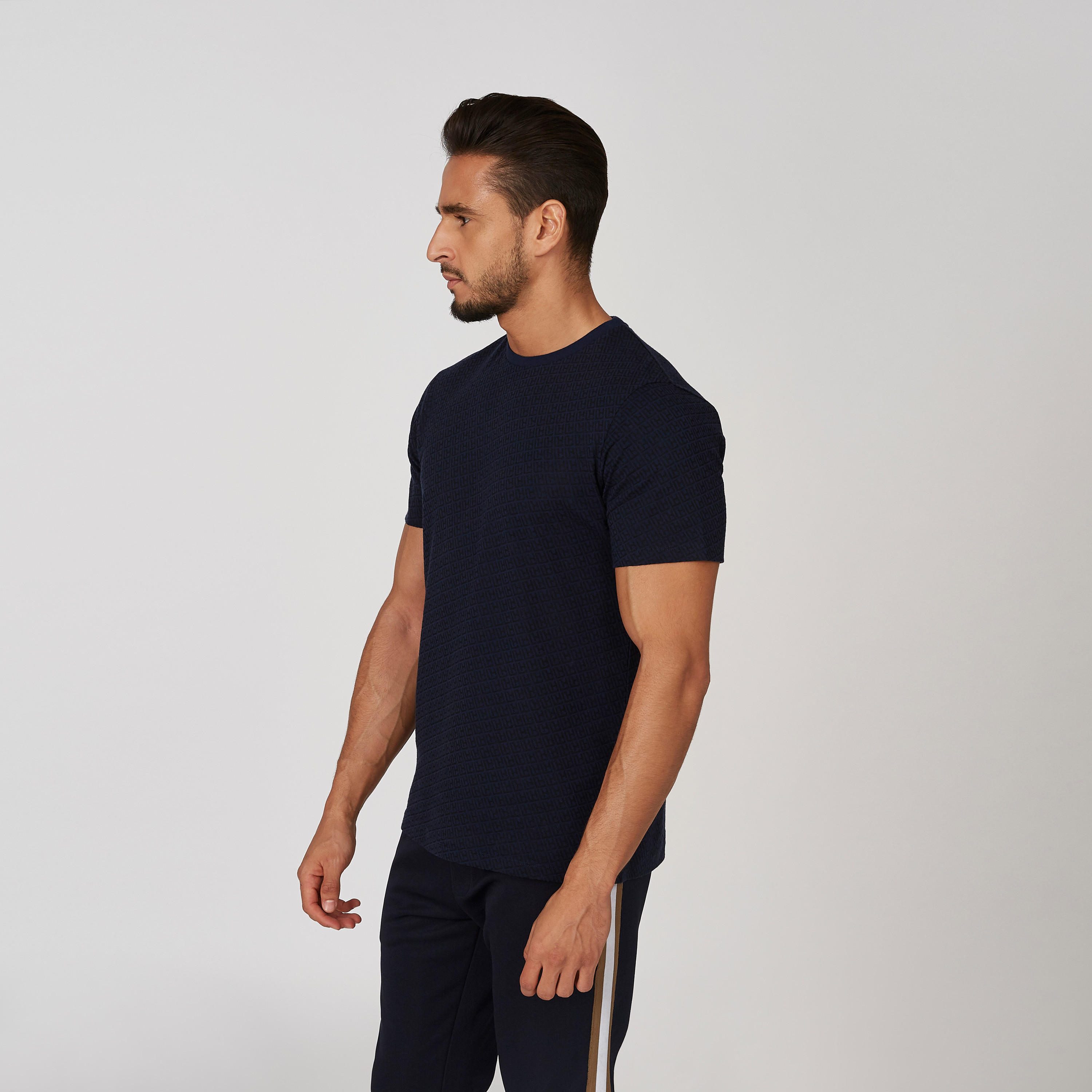 تيشيرت بياقة ضيّقة وأكمام قصيرة وطبعات من لوم-men-clothing-tshirtsandpolos-tshirts-image-3