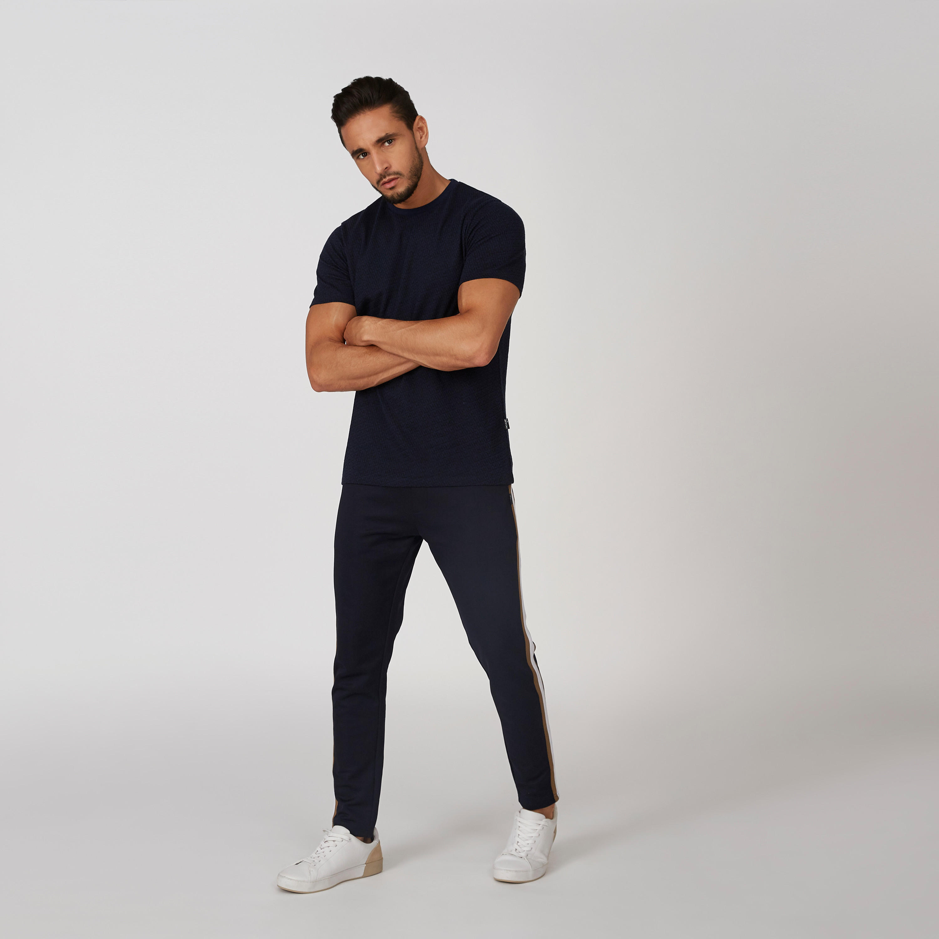 تيشيرت بياقة ضيّقة وأكمام قصيرة وطبعات من لوم-men-clothing-tshirtsandpolos-tshirts-image-5