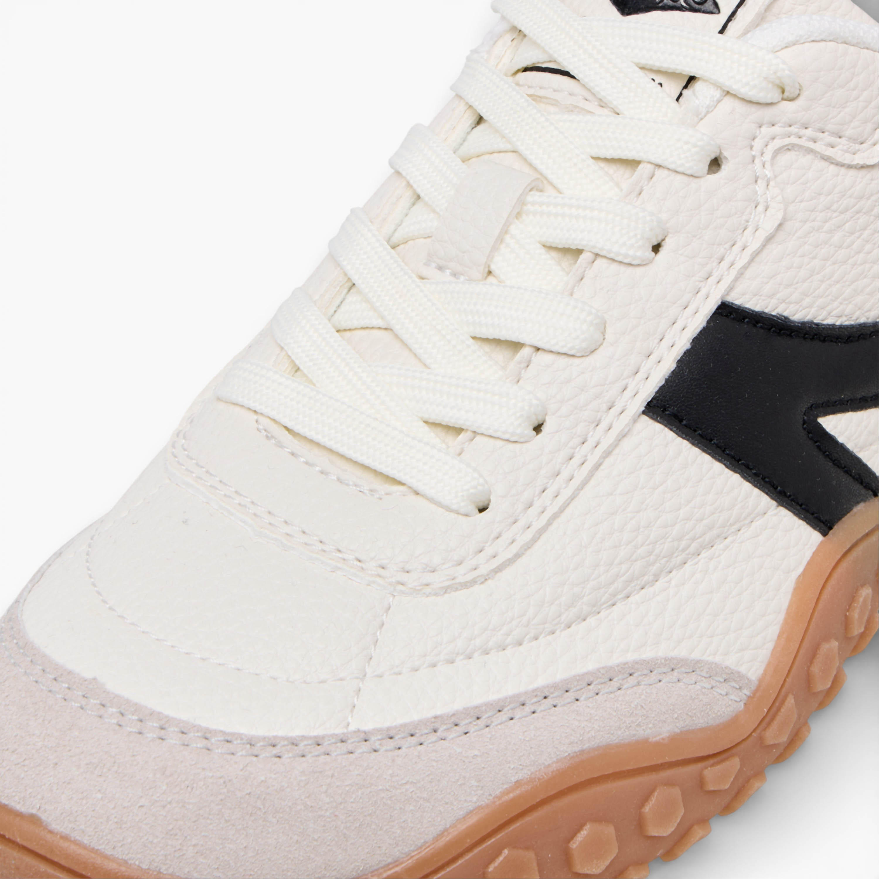 حذاء سنيكرز برباط إغلاق للنساء من لي كوبر-women-shoes-sneakers-image-2