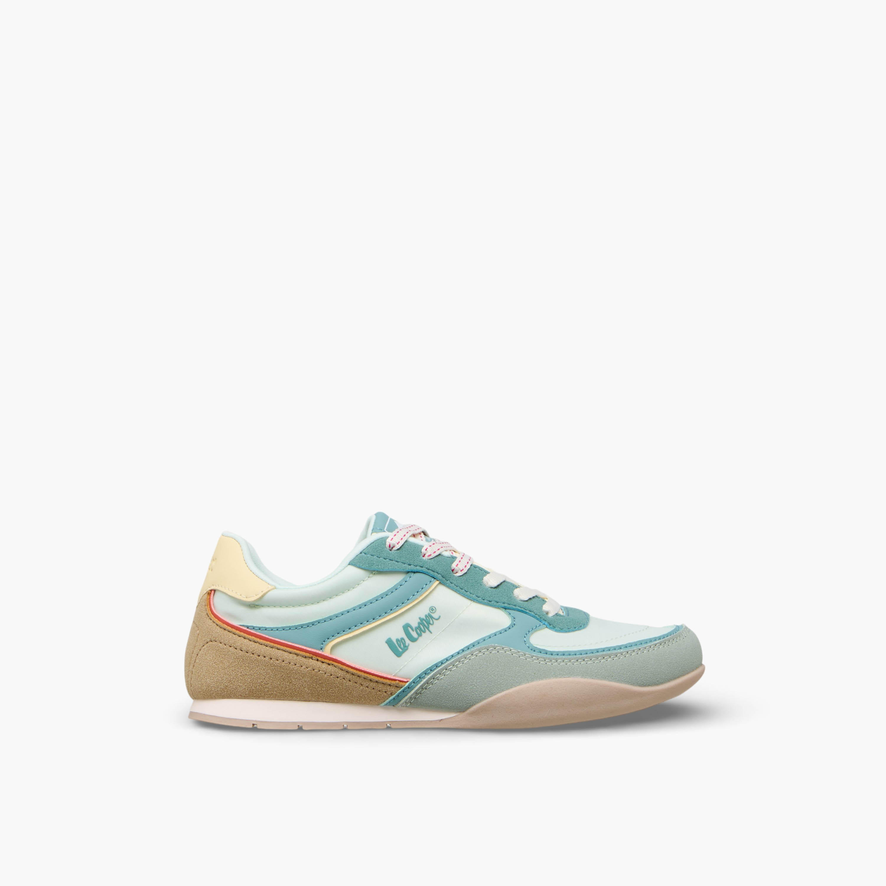 حذاء سنيكرز برباط إغلاق للنساء من لي كوبر-women-shoes-sneakers-image-3