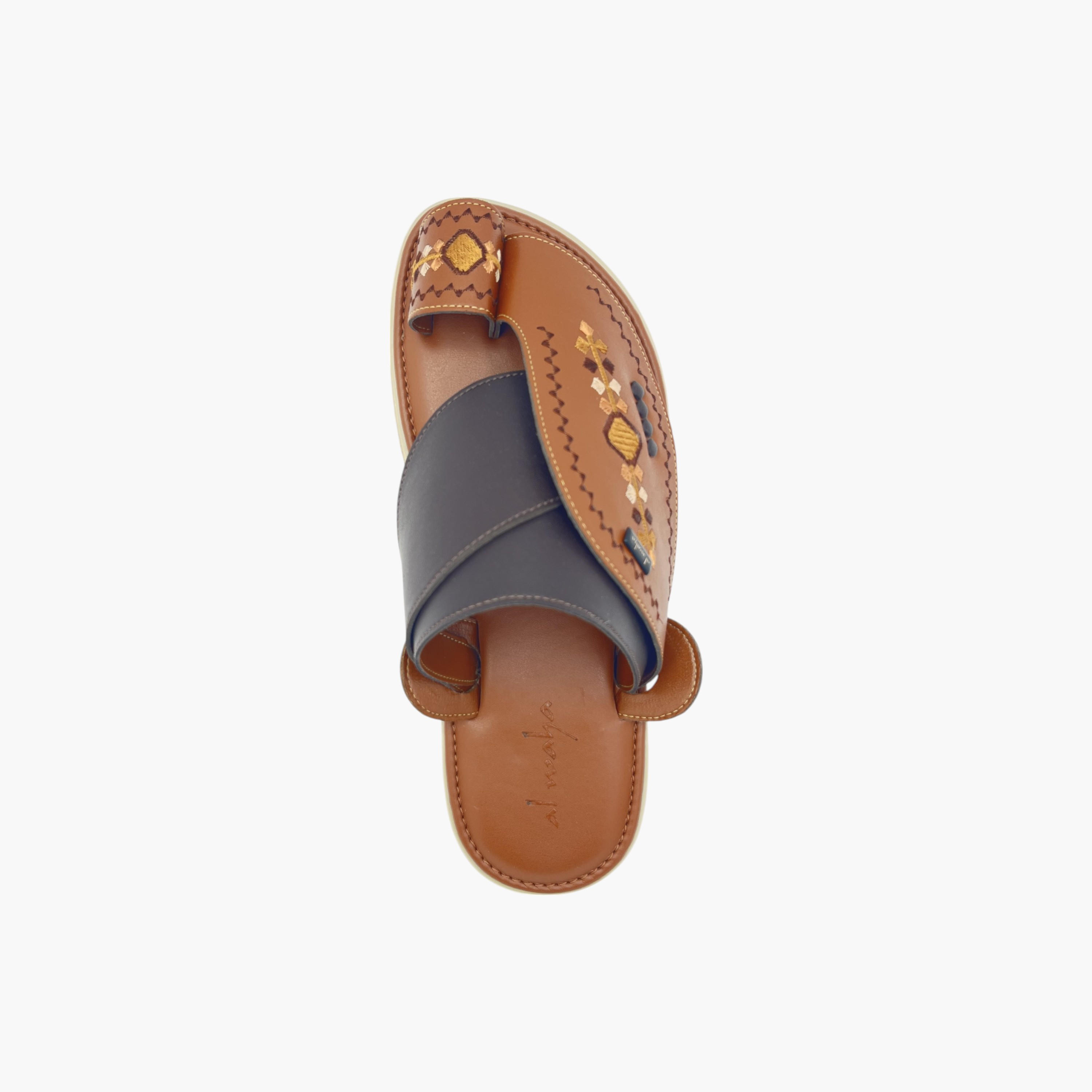 صندل عربي مطرّز سهل الارتداء بحلقة إصبع من الواحة-men-shoes-sandals-image-3