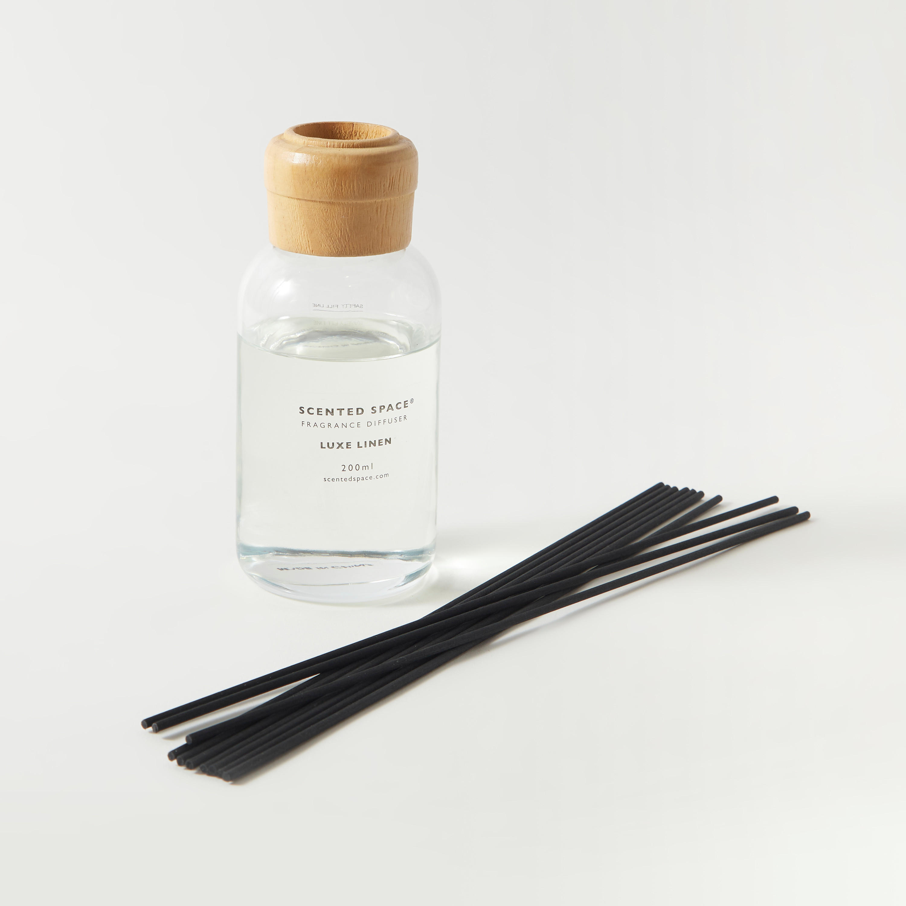 Scented Space Luxe Linen Fragrance Reed Diffuser - 200 ml-household-homefragrance-reeddiffusers-image-2