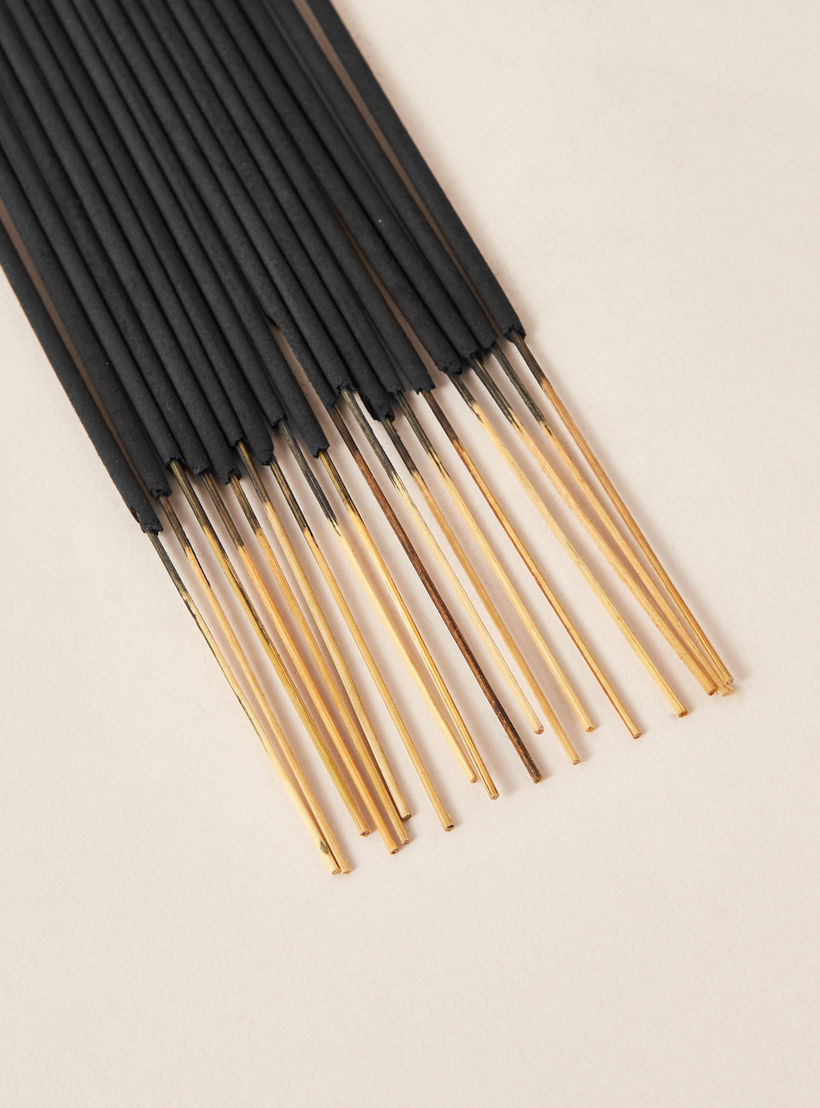 Elite d'Art Dark Amber Incense Stick - Set of 60-household-homefragrance-potpourri-image-4