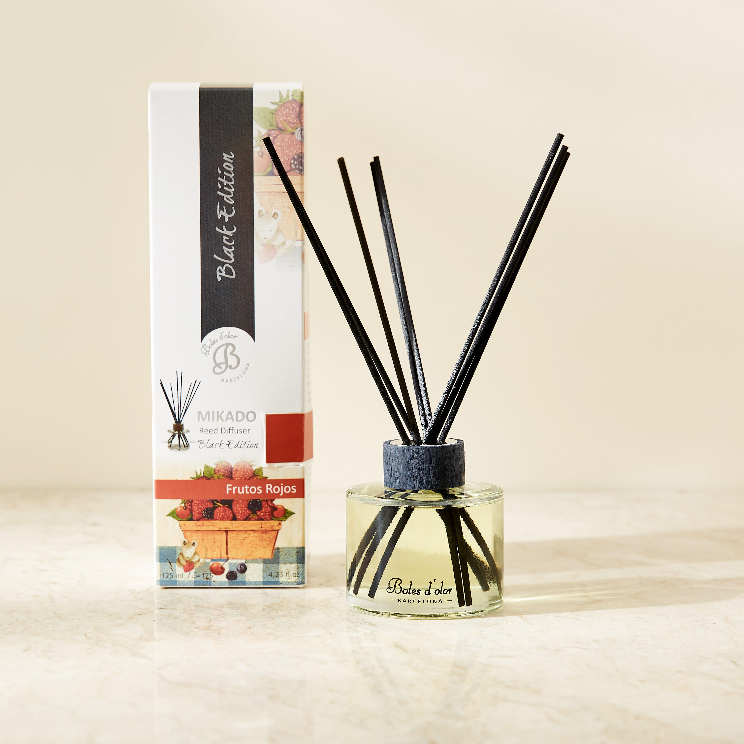 Boles d' Olor Mikado Black Edition Frutos Rojos Reed Diffuser - 125 ml-household-homefragrance-reeddiffusers-image-2