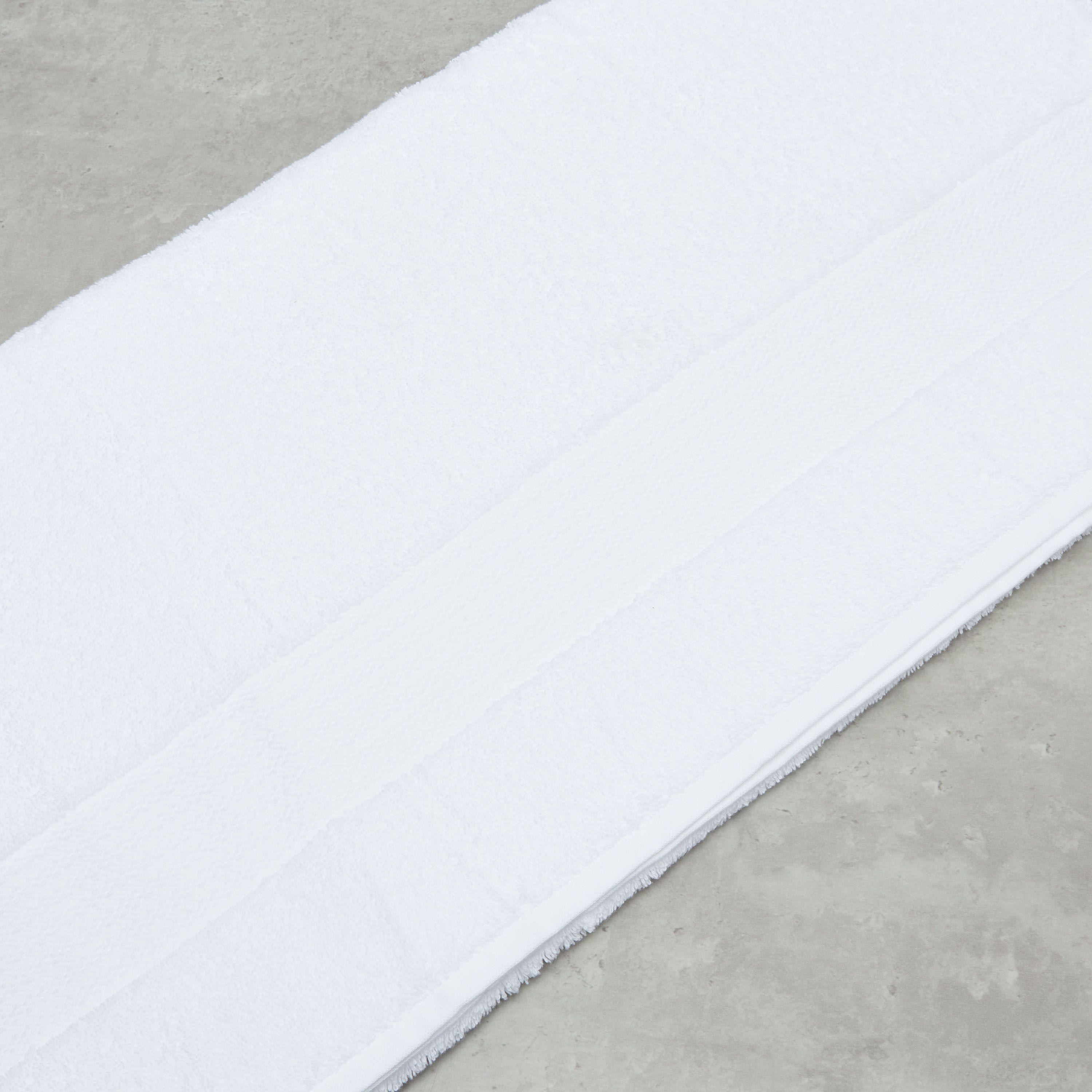 منشفة حمّام بارزة الملمس - 140x70 سم-household-bathandlaundry-bathlinen-towels-image-2