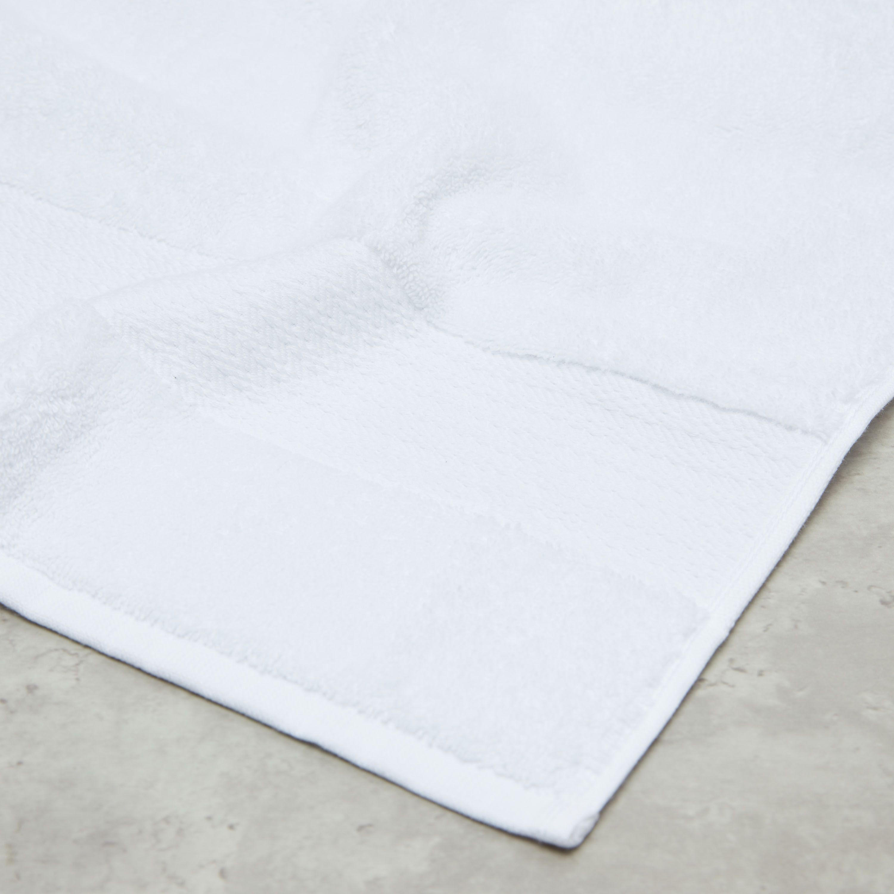 منشفة حمّام بارزة الملمس - 140x70 سم-household-bathandlaundry-bathlinen-towels-image-1