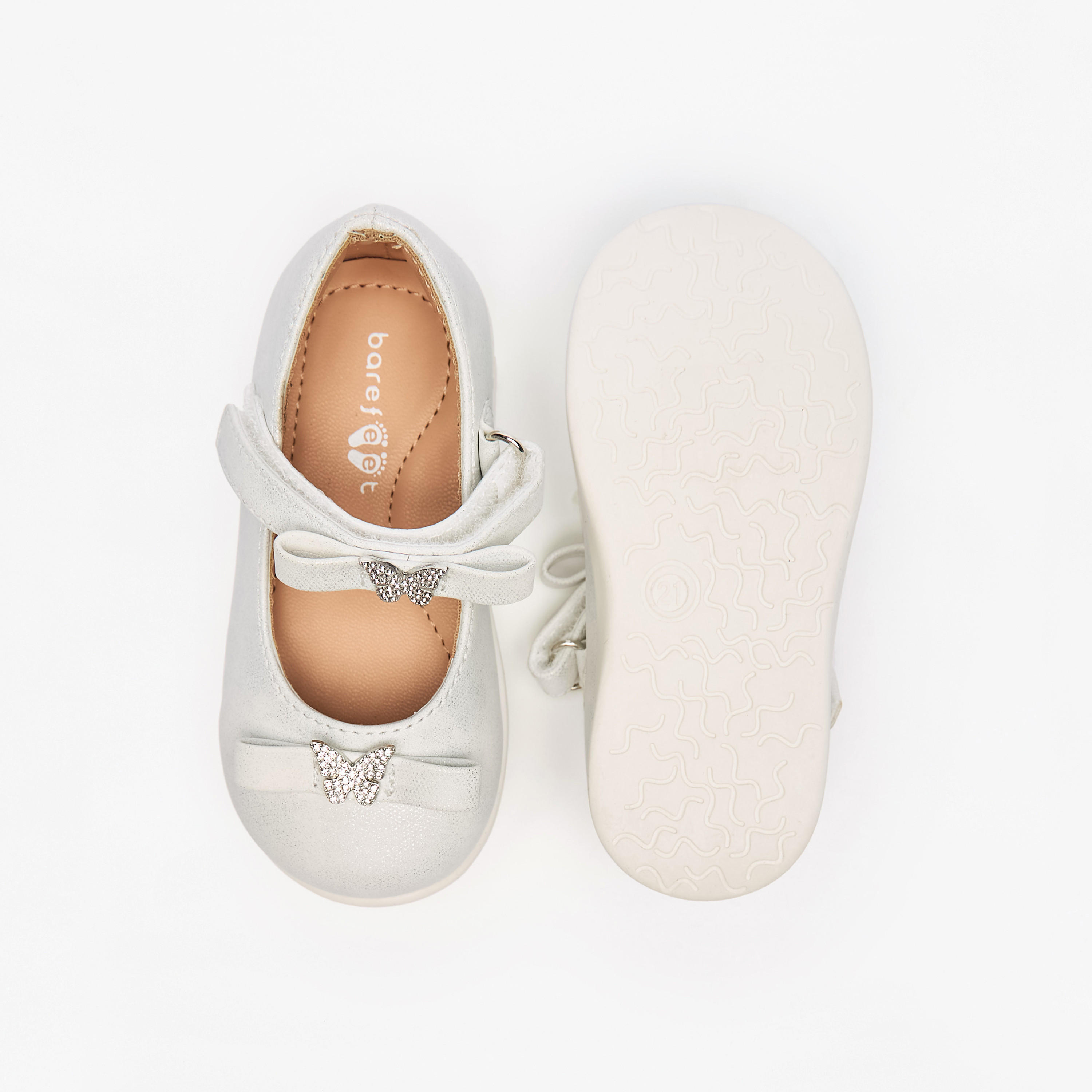 حذاء ماري جين خفيف الوزن بشريط إغلاق لاصق وحُلية فراشة من بيرفيت-girls-shoes-maryjanes-image-4