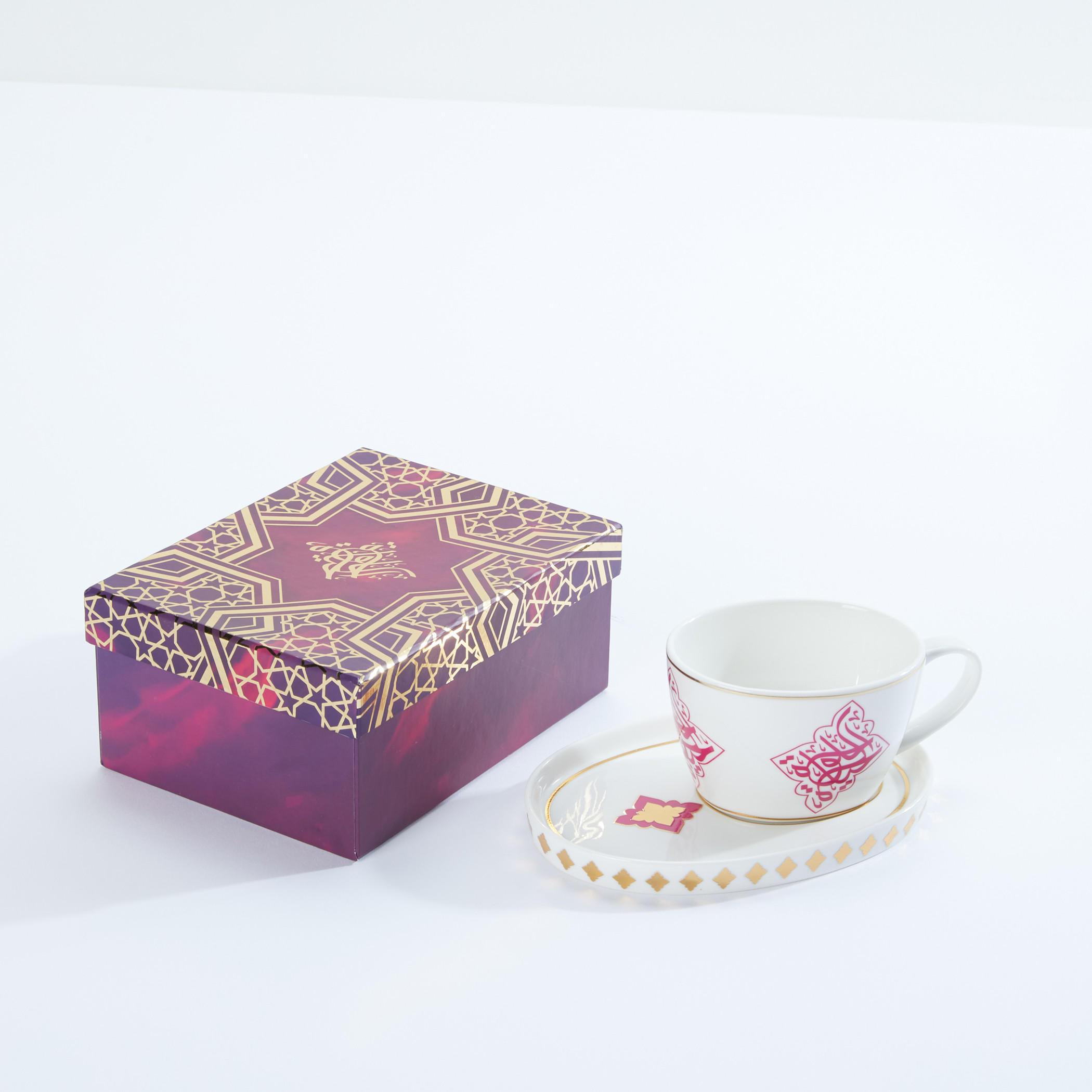 Printed Cup and Saucer Set-household-dining-teaandcoffee-teaandcoffeesets-image-1