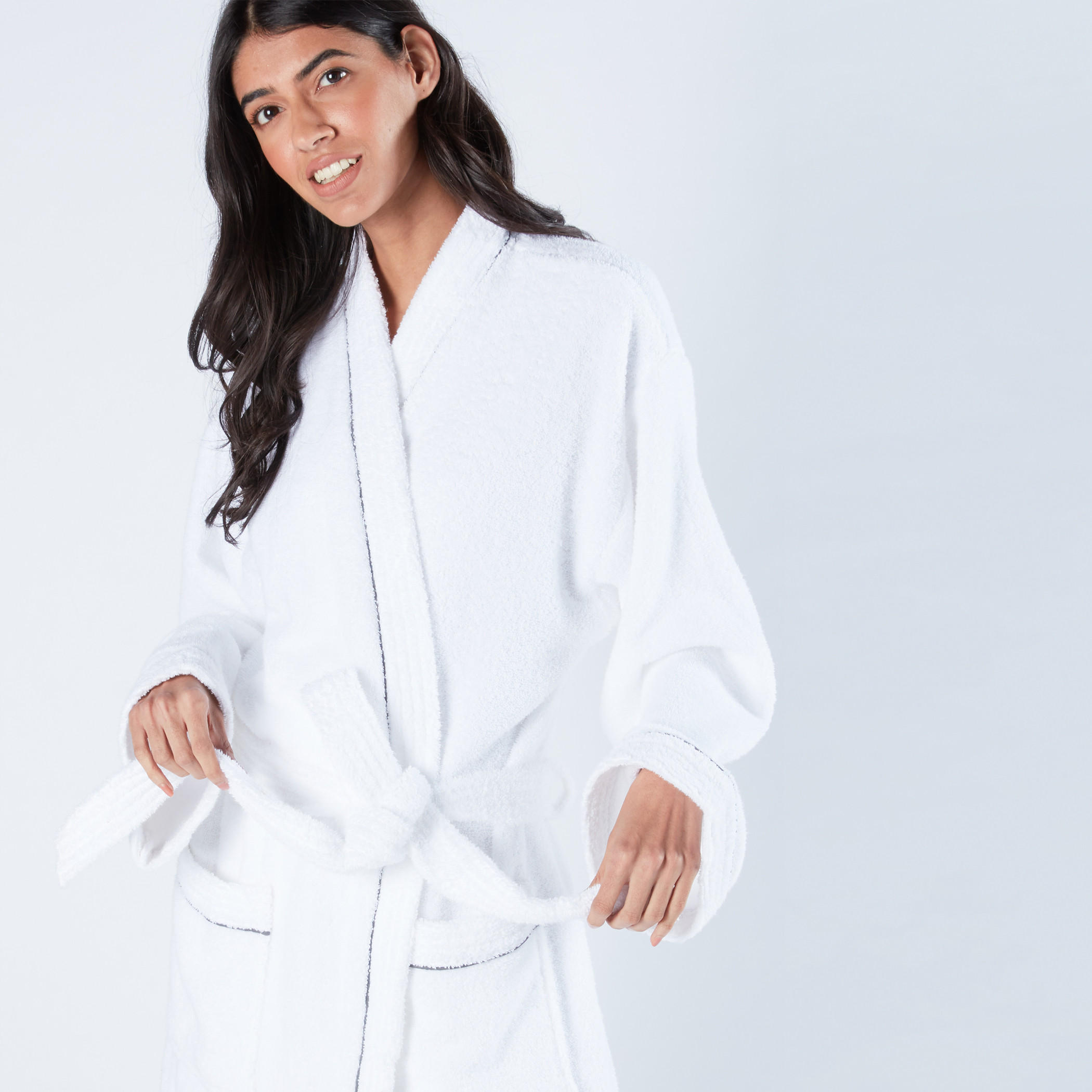 Textured Kimono Bathrobe with Tie Up and Pocket Detail-household-bathandlaundry-bathlinen-bathrobesandslippers-bathrobes-image-2