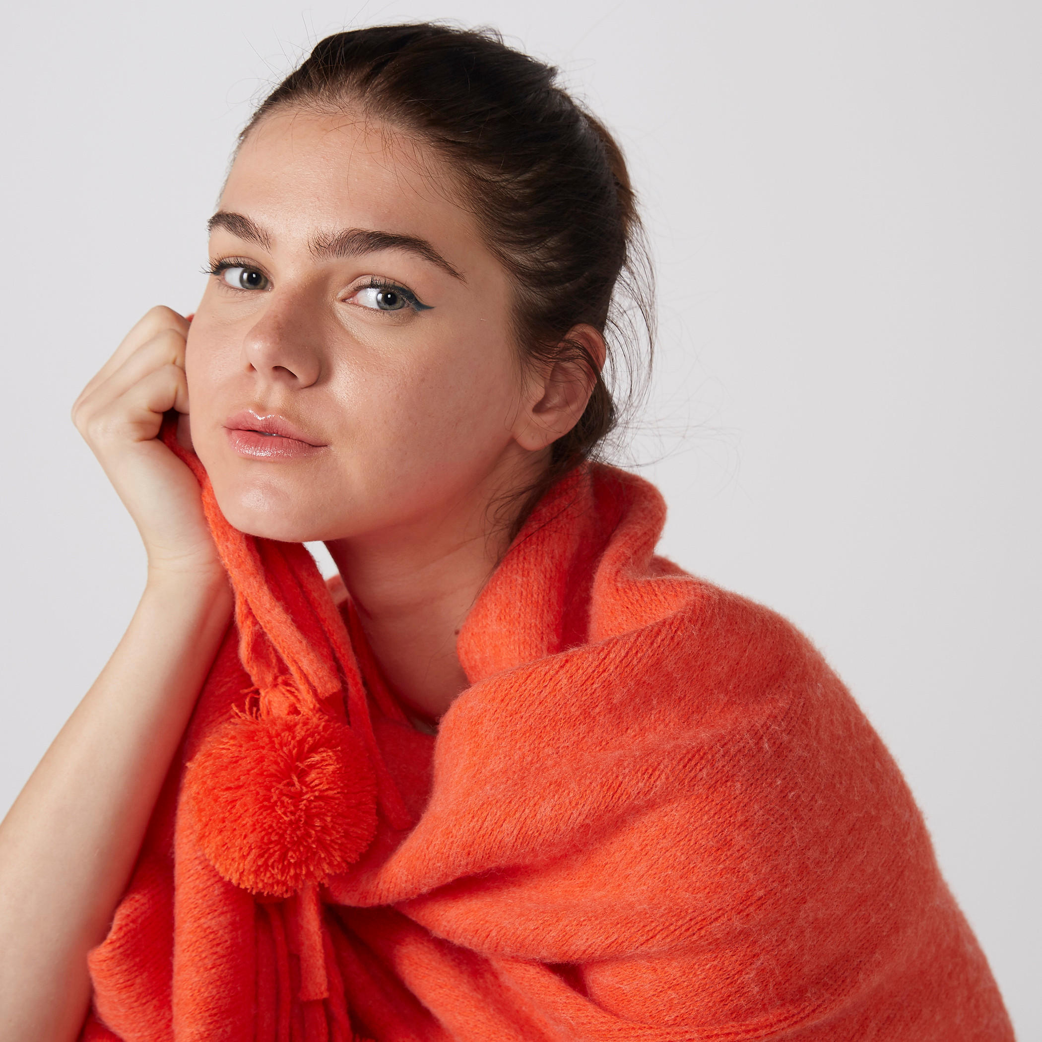 وشاح بشراشيب وكرات بوم بوم-women-clothingaccessories-scarves-image-2