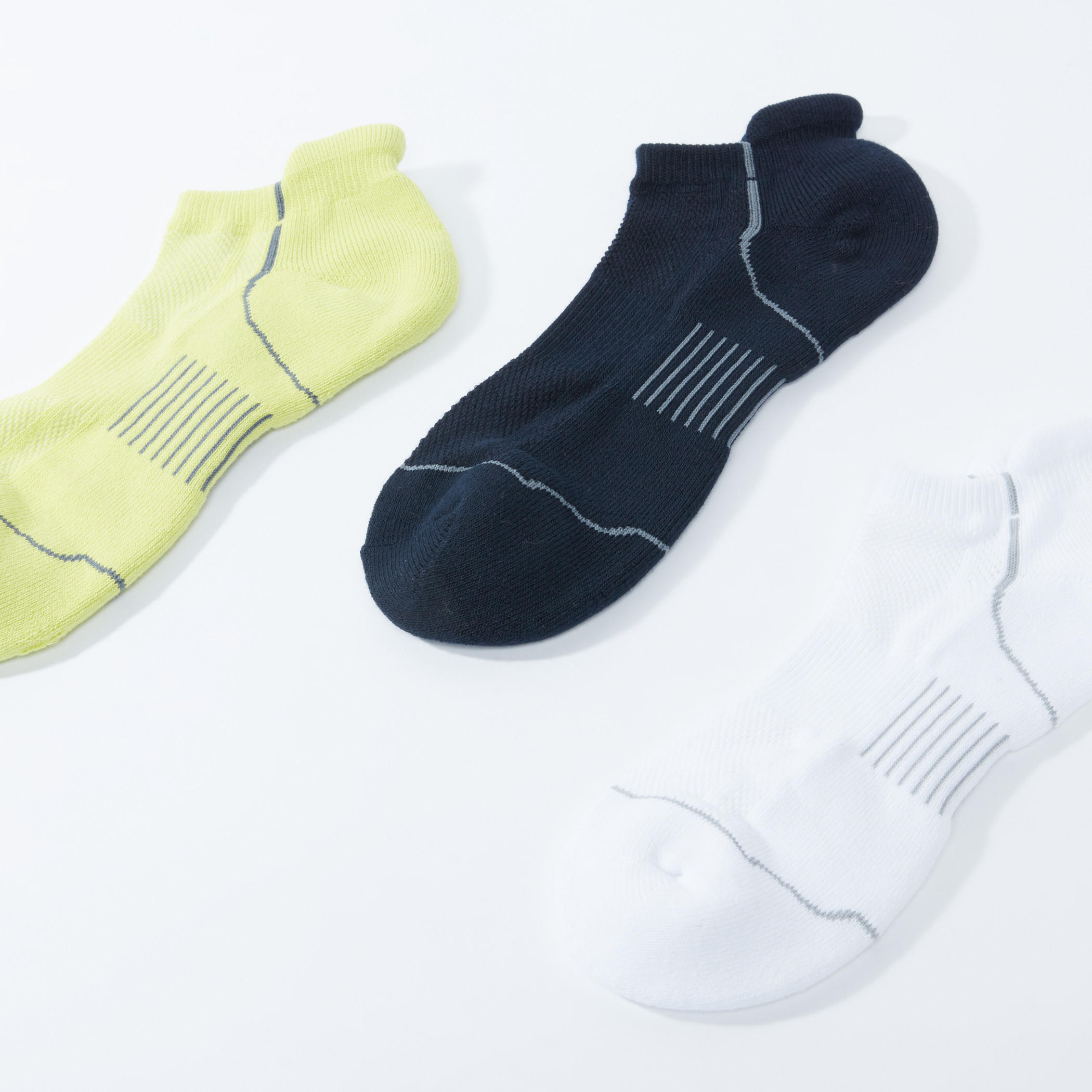 جوارب بارزة الملمس بطول الكاحل - طقم من 3 أزواج-men-socks-image-1