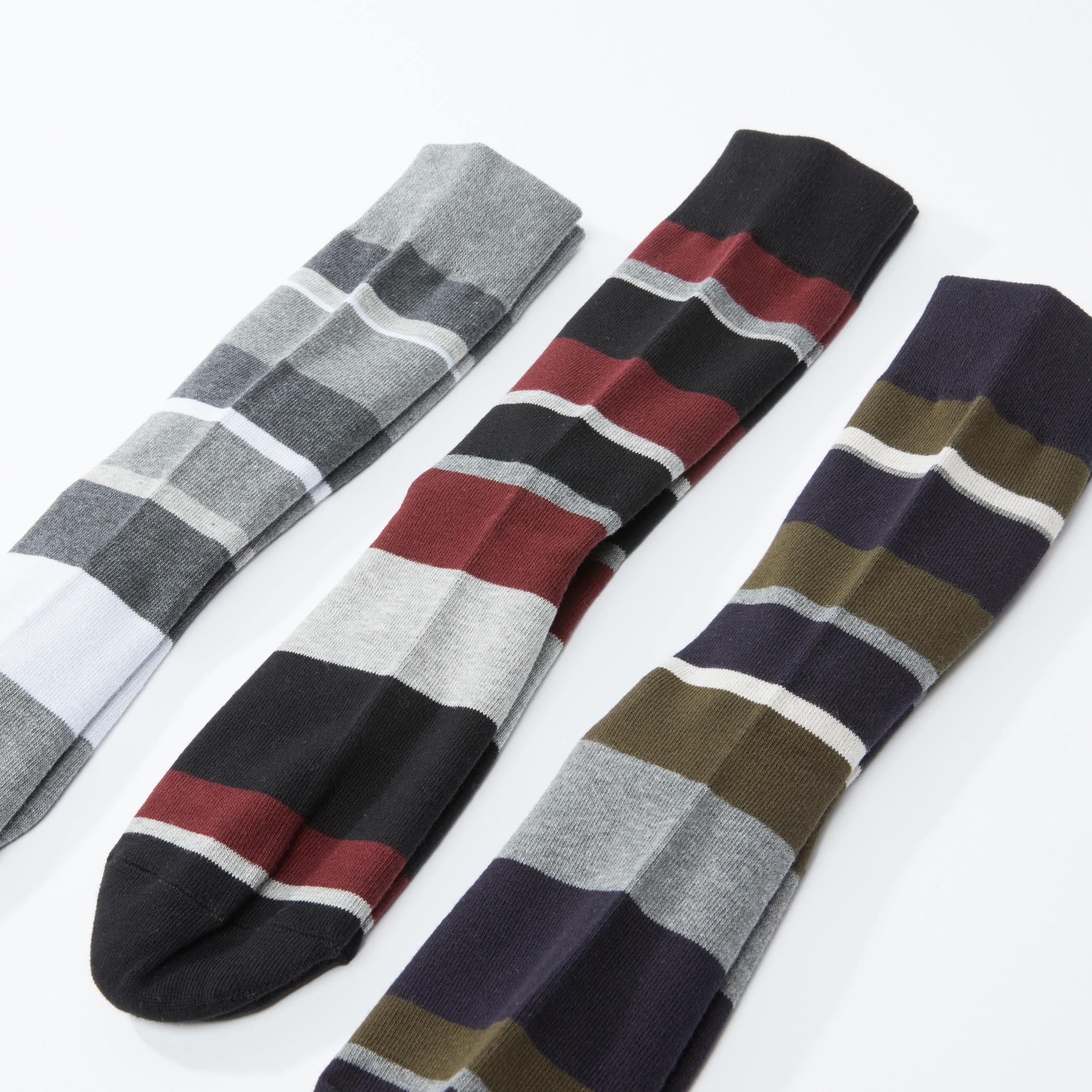 جوارب مقلمة بطول متوسط - طقم من 3 أزواج-men-socks-image-3