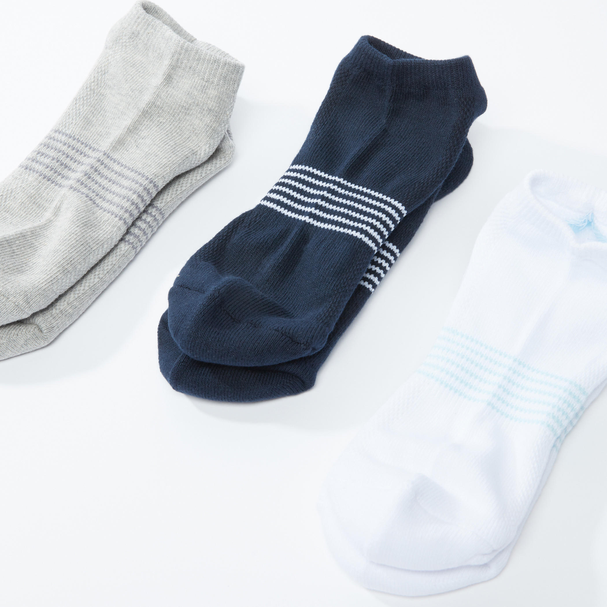 جوارب مقلّمة بطول الكاحل - طقم من 3 أزواج-men-socks-image-3