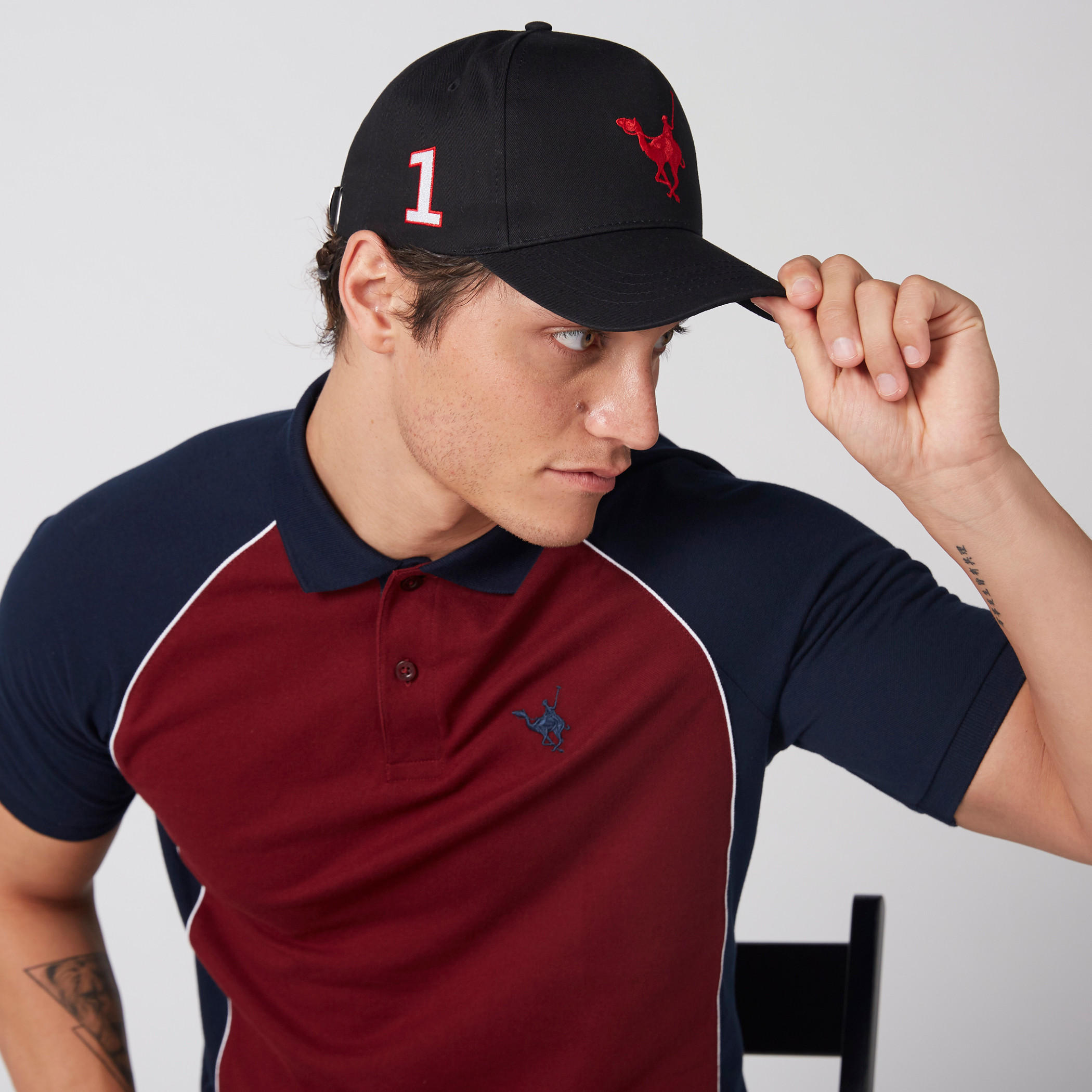 قبعة كاب مطرّزة بثنية إغلاق-men-caps-image-2