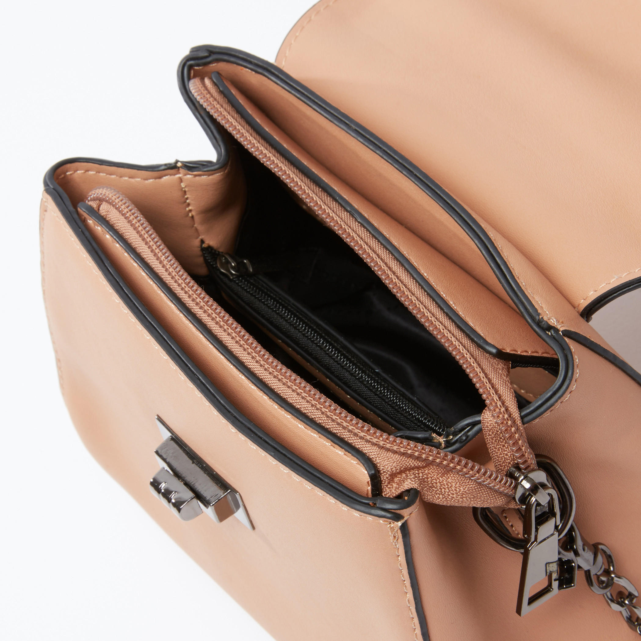 حقيبة ساتشيل مرصّعة بقفل إغلاق دوّار وشراشيب-women-bagsandwallets-handbags-image-4
