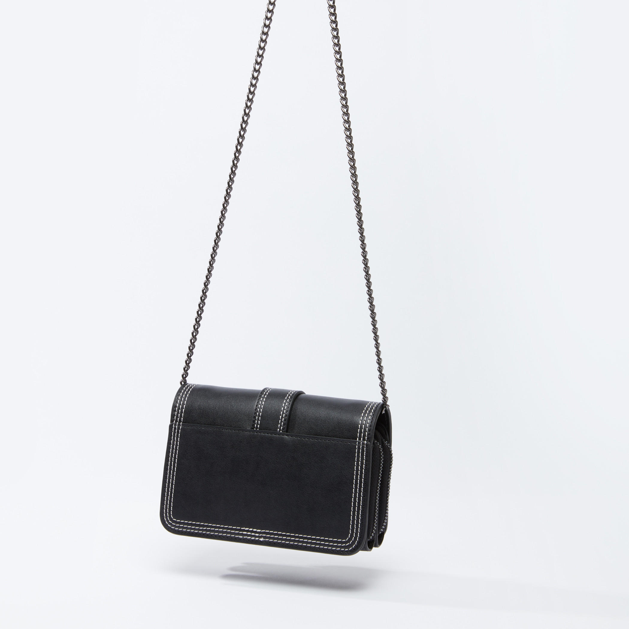 حقيبة كروس بودي بإبزيم إغلاق وحمّالة سلسلة ودرزات-women-bagsandwallets-handbags-image-3