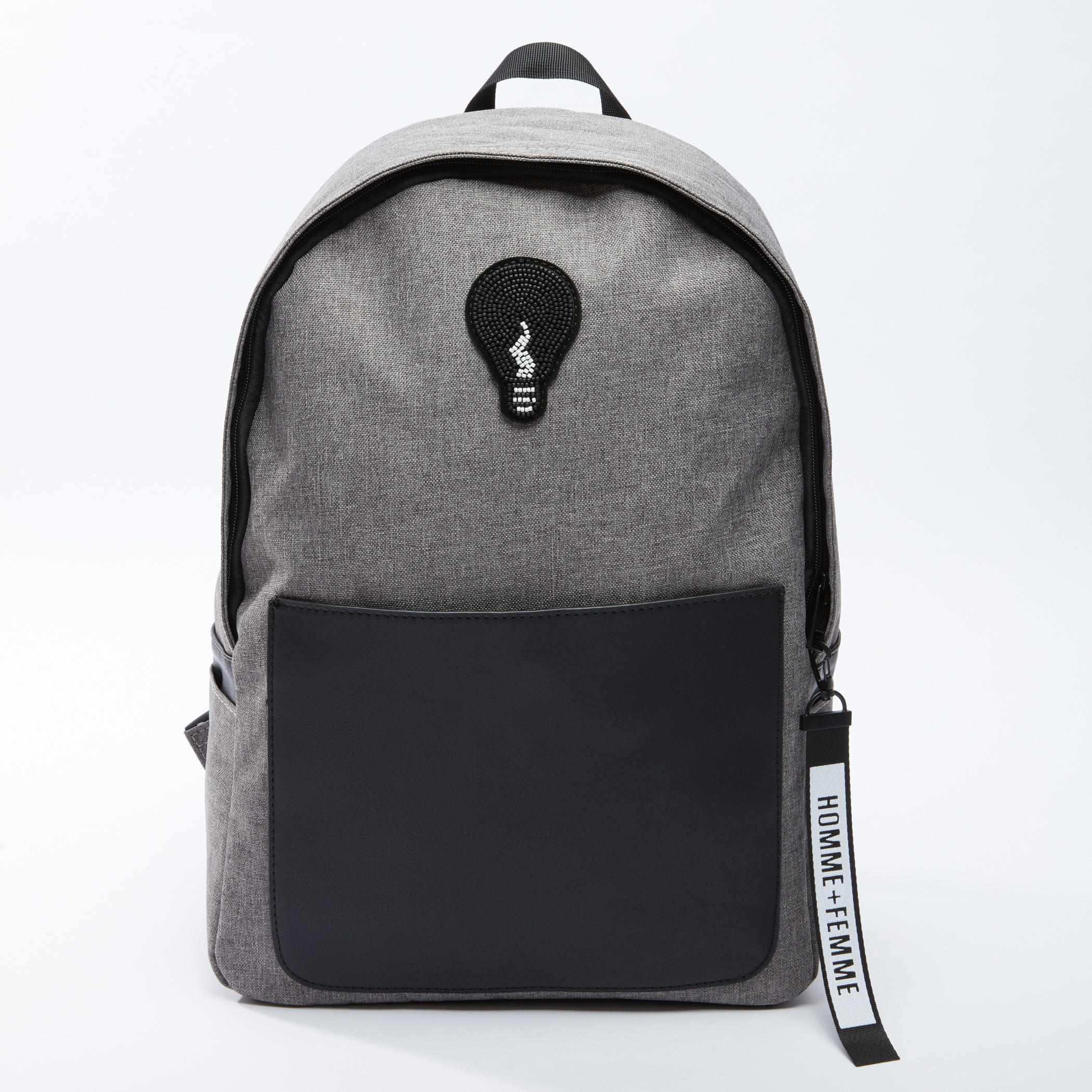 حقيبة ظهر بسحّاب إغلاق وتزيينات خرز-men-bags-image-5