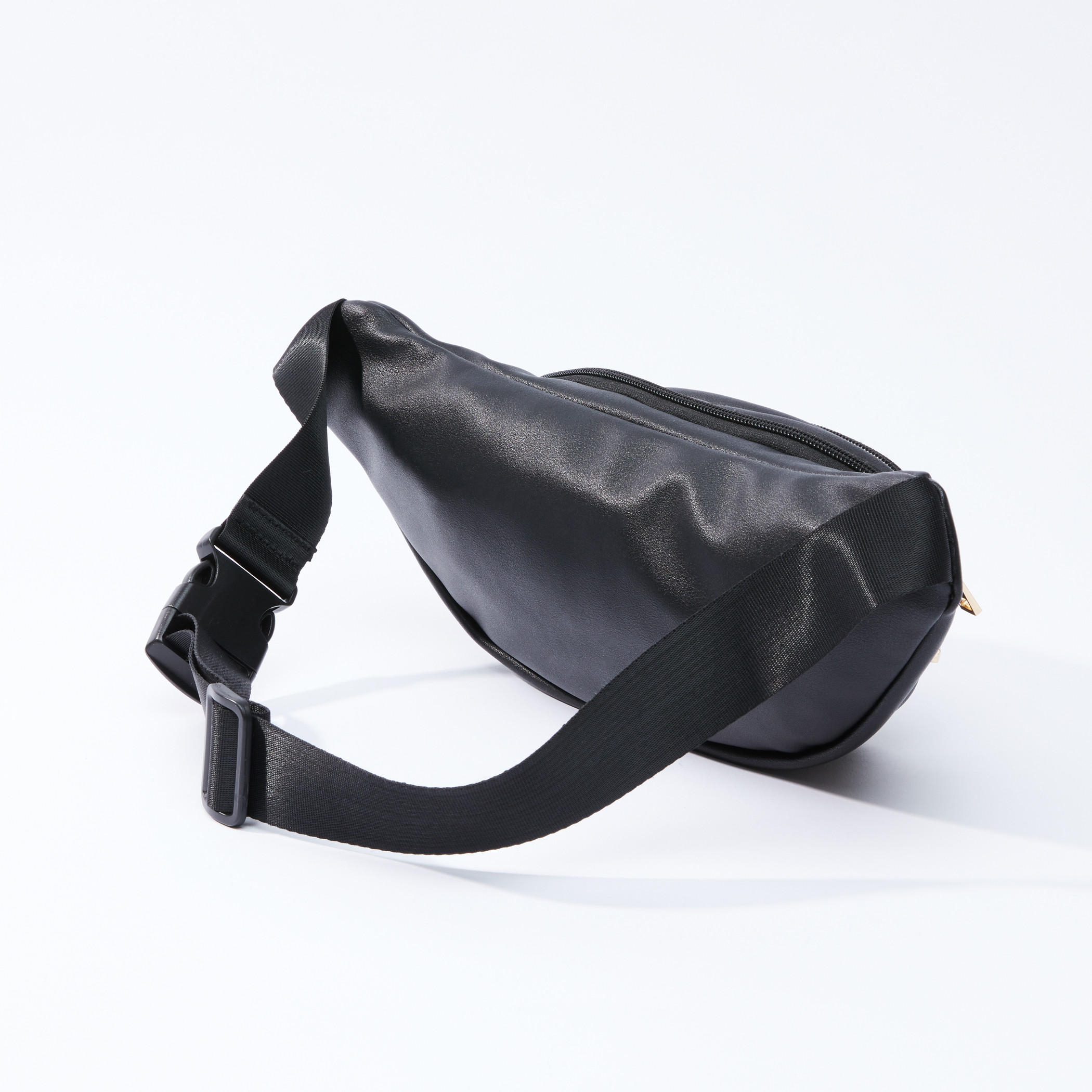 حقيبة فاني بحزام قابل للتعديل وإبزيم إغلاق-women-bagsandwallets-handbags-image-3