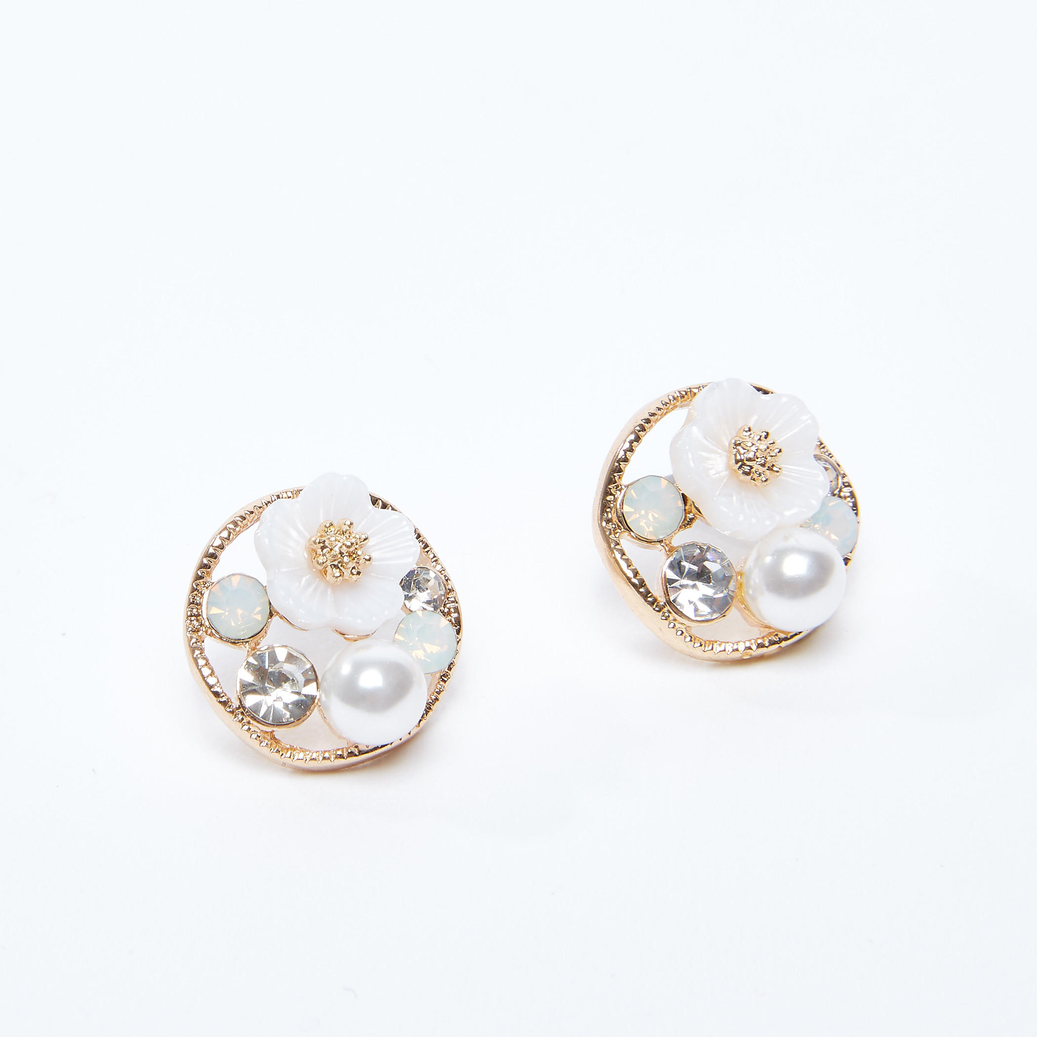 أقراط مرصّعة بتفاصيل لؤلؤ ومكبس إغلاق-women-watchesandjewellery-jewellery-earrings-image-1