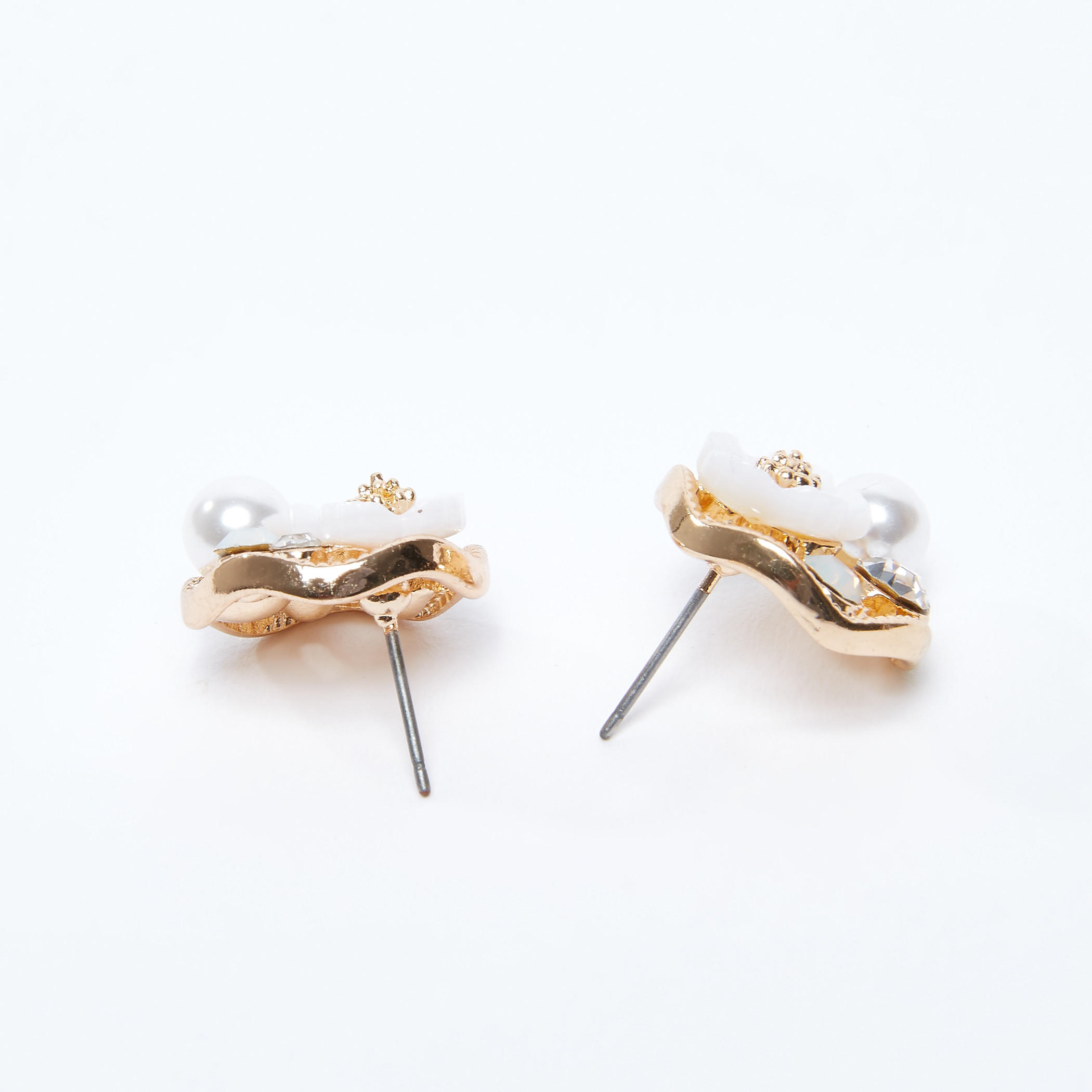 أقراط مرصّعة بتفاصيل لؤلؤ ومكبس إغلاق-women-watchesandjewellery-jewellery-earrings-image-3