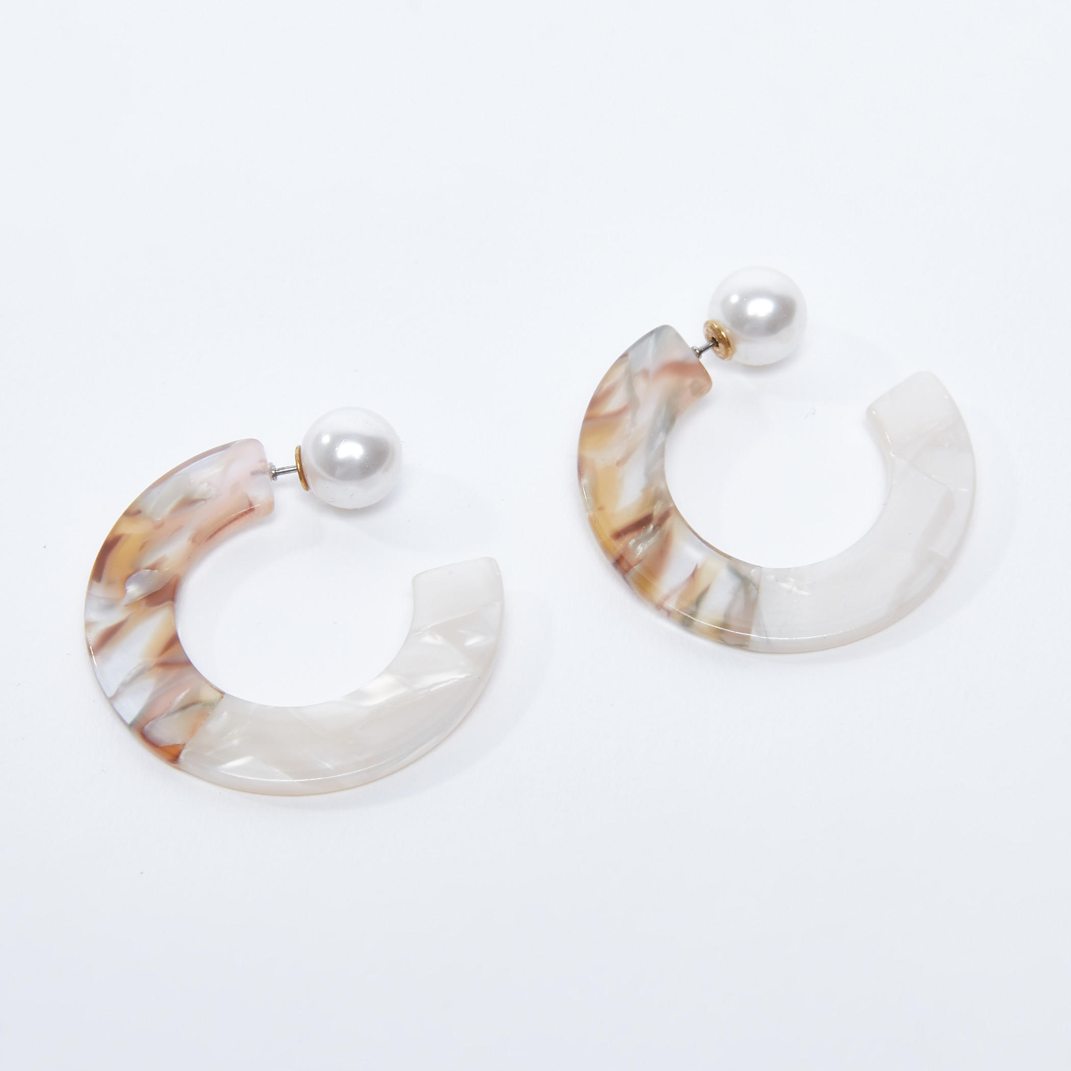 أقراط بحلقات وتفاصيل لؤلؤ خلفية وطبعات-women-watchesandjewellery-jewellery-earrings-image-1