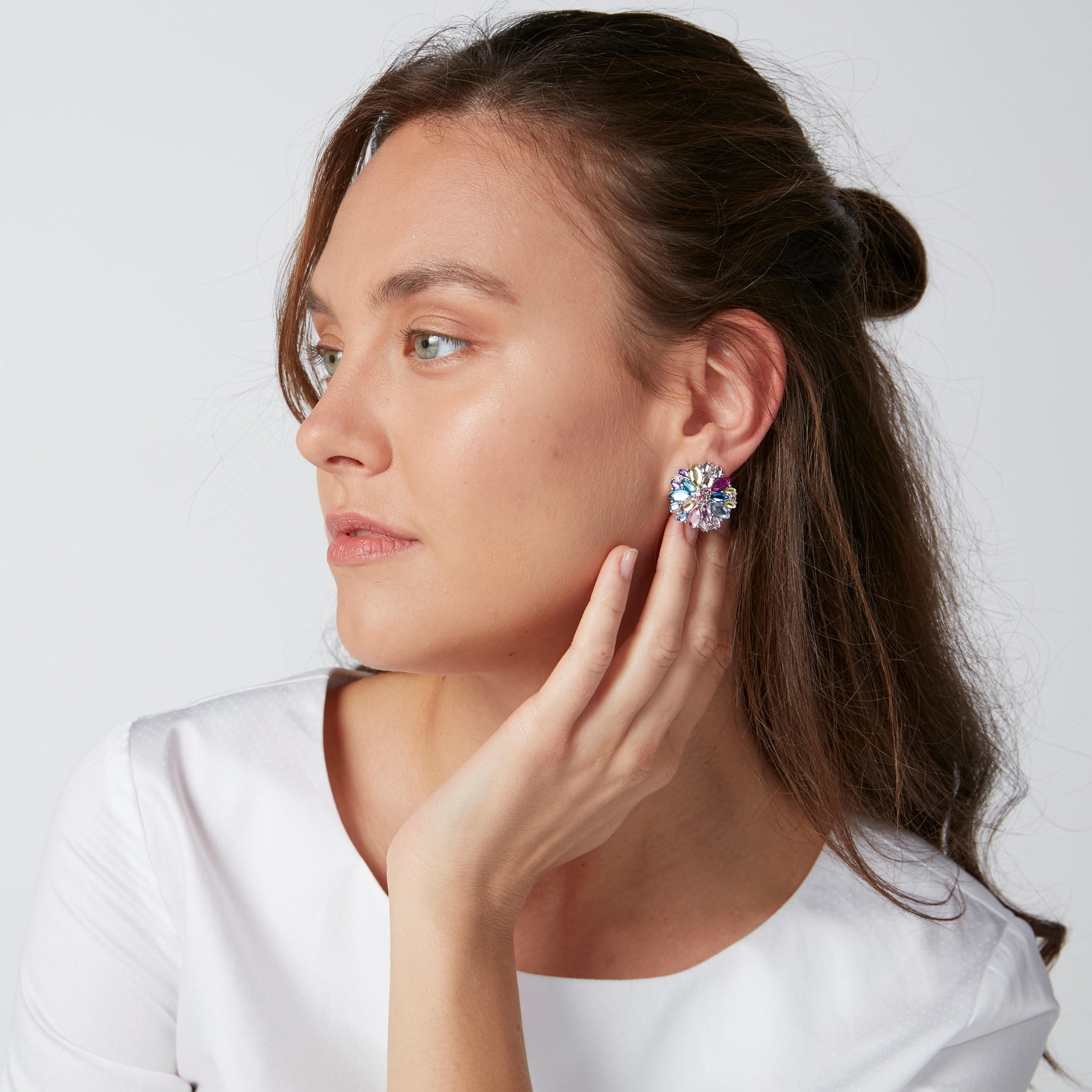 أقراط مرّصعة بمكبس إغلاق-women-watchesandjewellery-jewellery-earrings-image-2