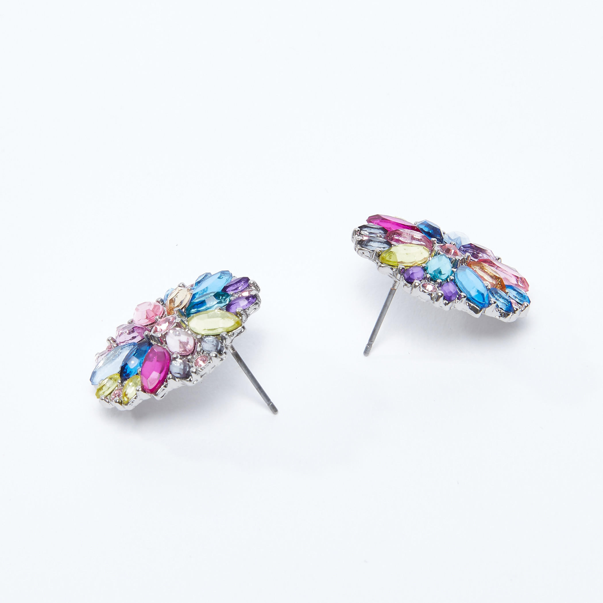 أقراط مرّصعة بمكبس إغلاق-women-watchesandjewellery-jewellery-earrings-image-1