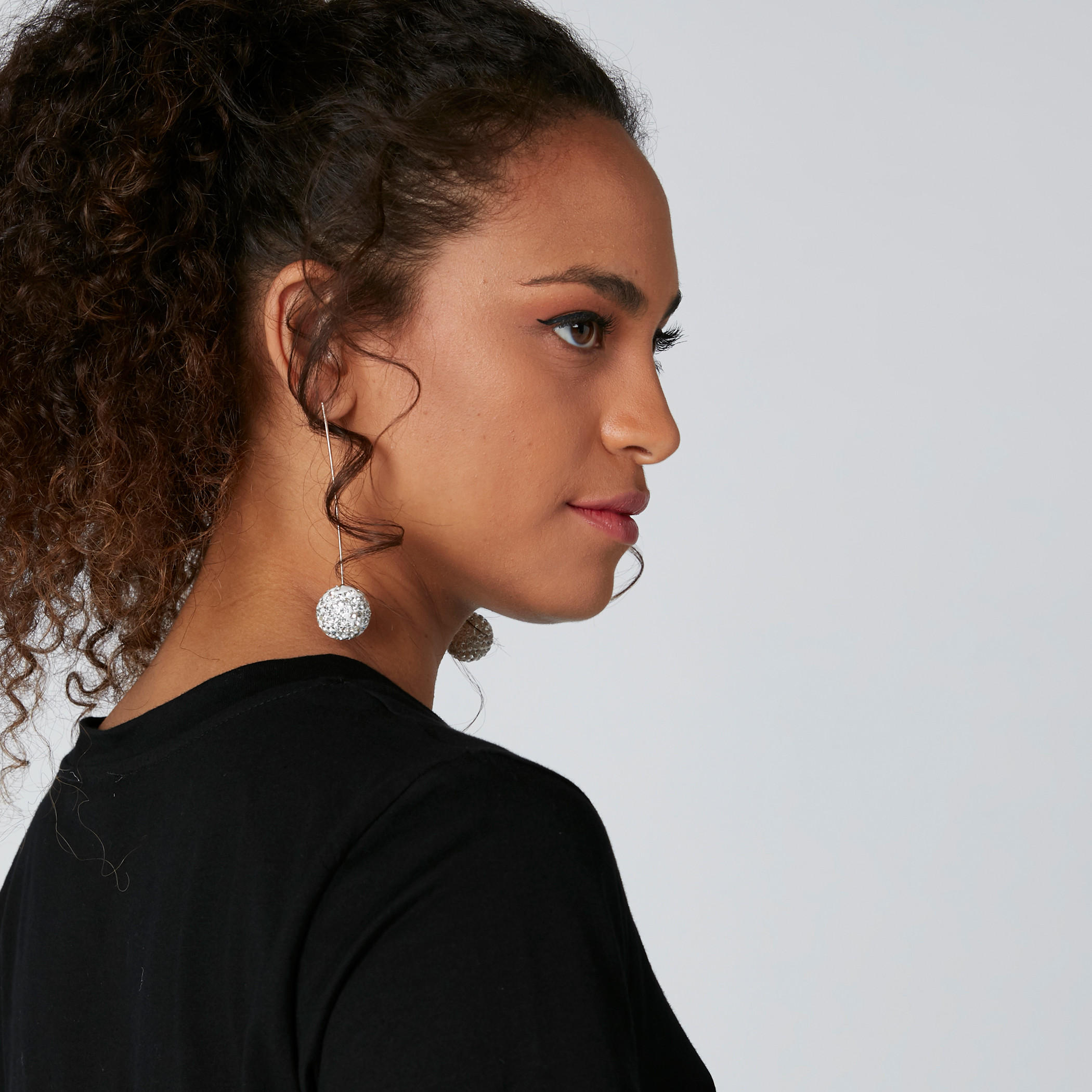 أقراط متدلية مرصعة-women-watchesandjewellery-jewellery-earrings-image-2