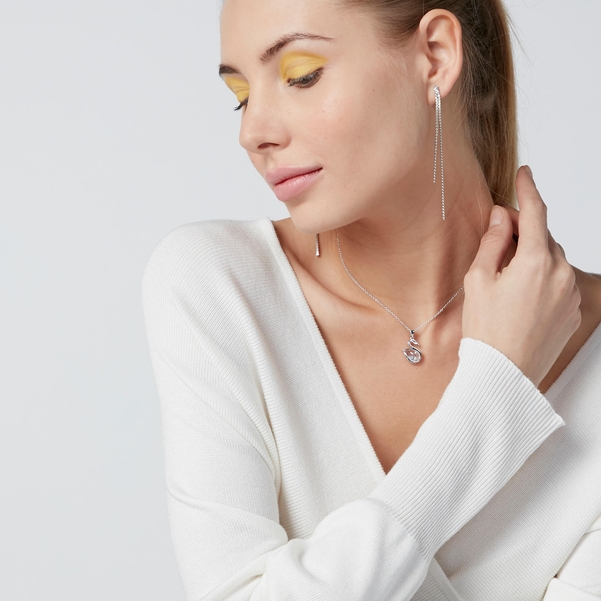 قلادة بدلّاية ومشبك إغلاق-women-watchesandjewellery-jewellery-necklacesandpendants-image-2