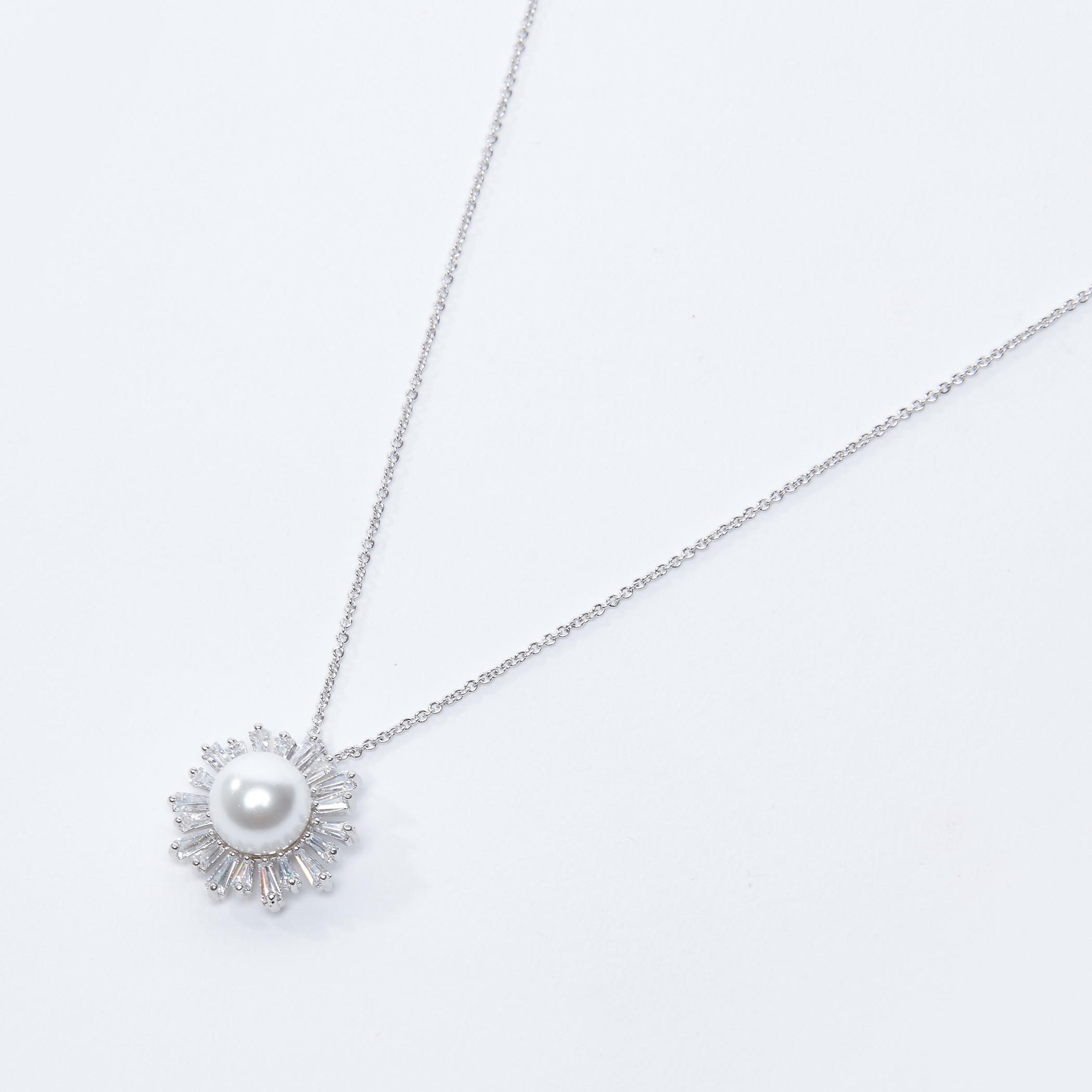 قلادة بدلّاية بتفاصيل لؤلؤ ومشبك إغلاق-women-watchesandjewellery-jewellery-necklacesandpendants-image-1