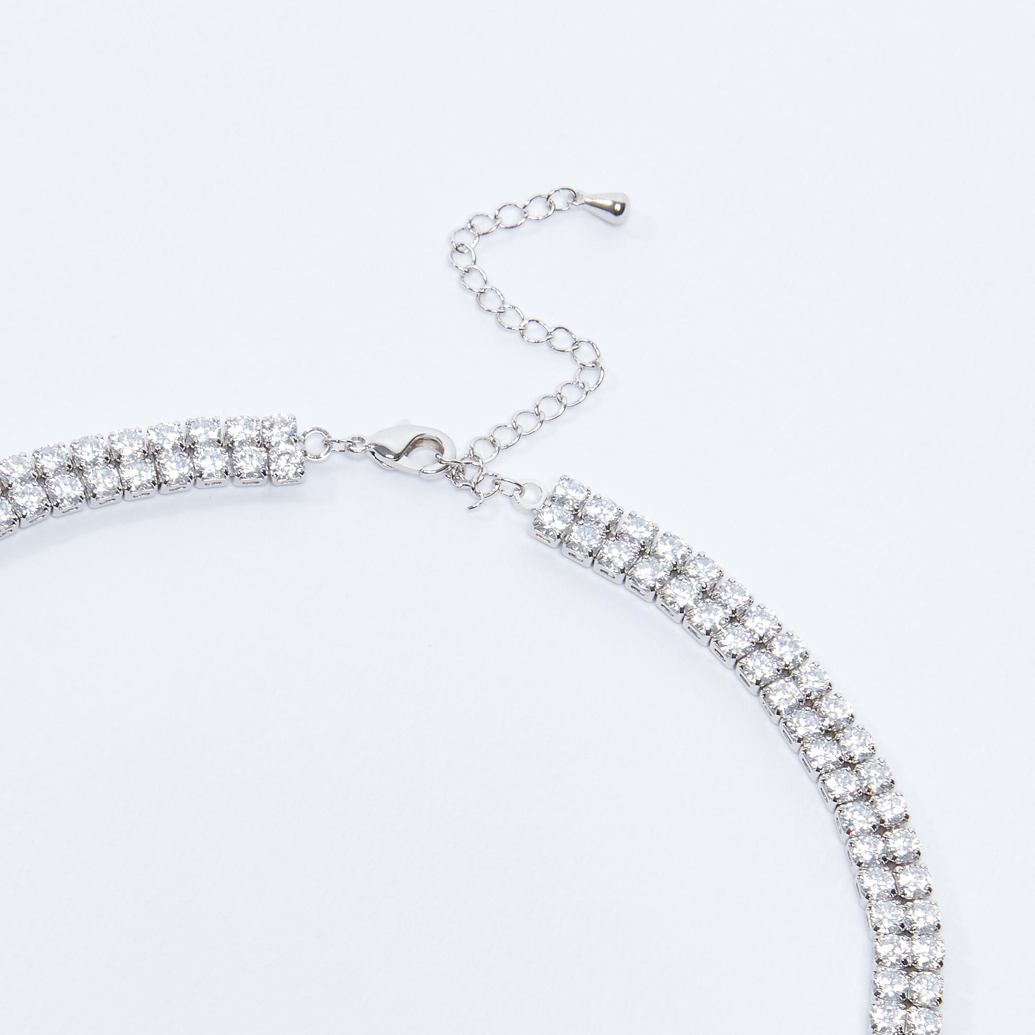 قلادة طوق مرصّعة بمشبك إغلاق-women-watchesandjewellery-jewellery-necklacesandpendants-image-3