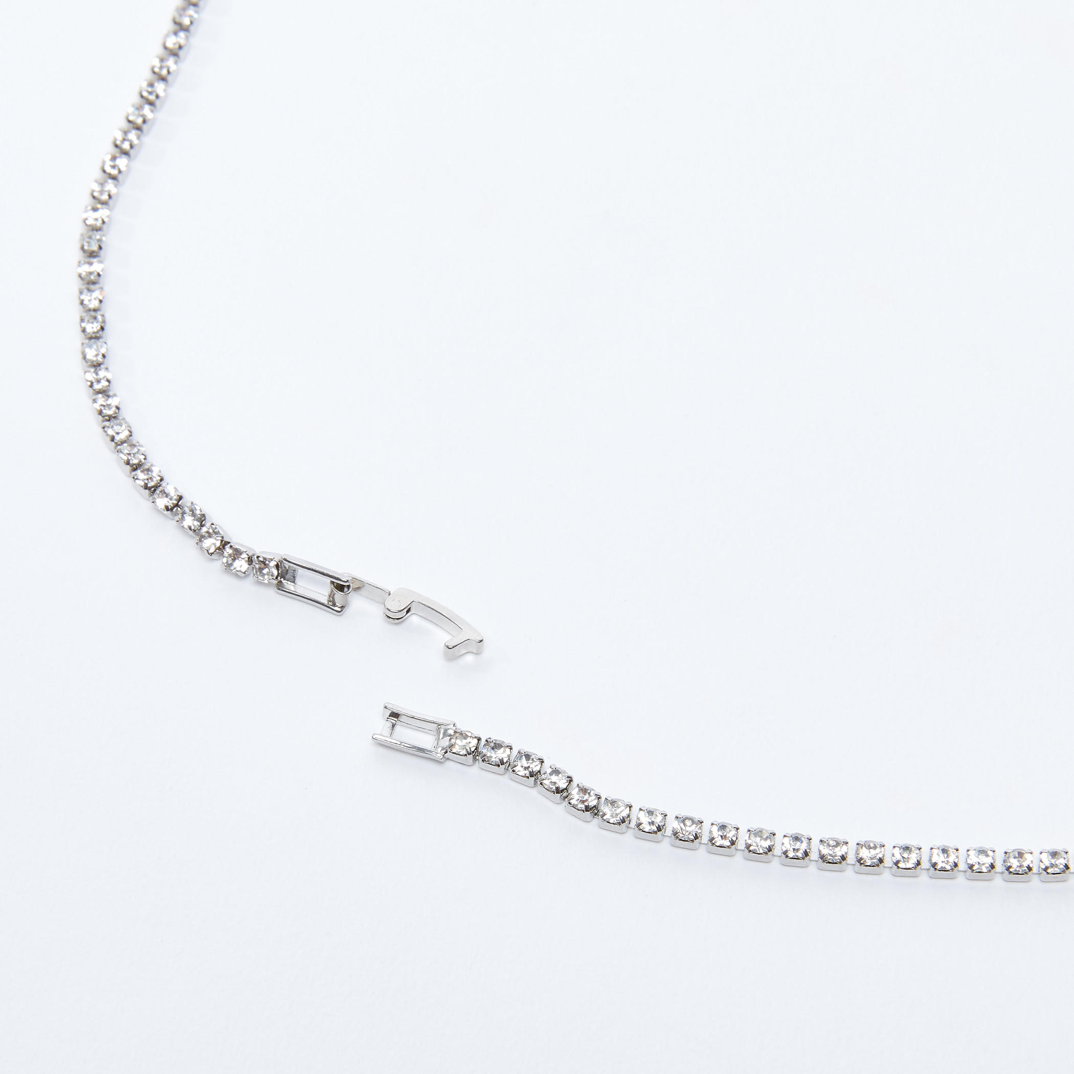 قلادة طويلة مرصّعة بشرّابات ميتاليك-women-watchesandjewellery-jewellery-necklacesandpendants-image-2