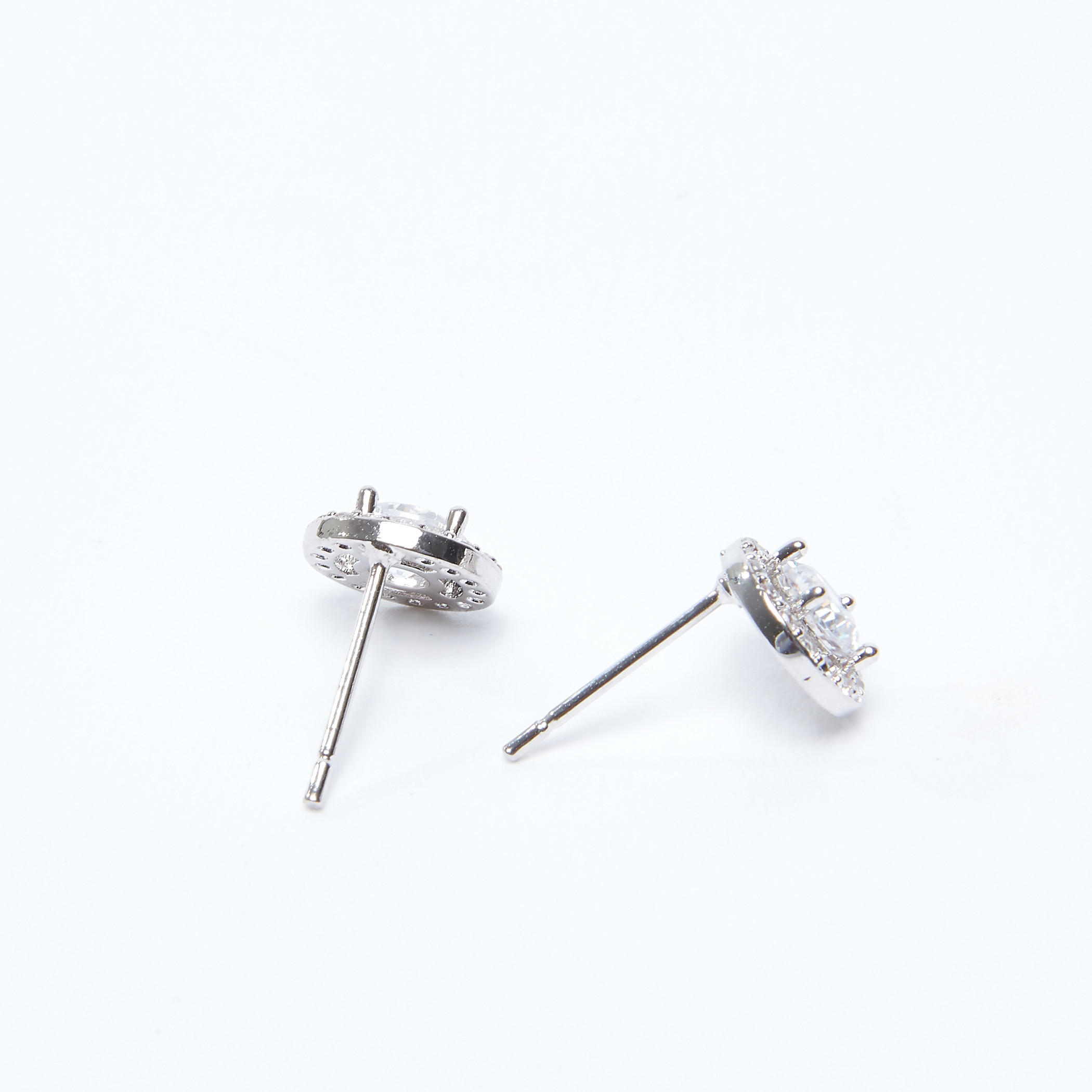 أقراط مستديرة بتفاصيل مرصّعة-women-watchesandjewellery-jewellery-earrings-image-1