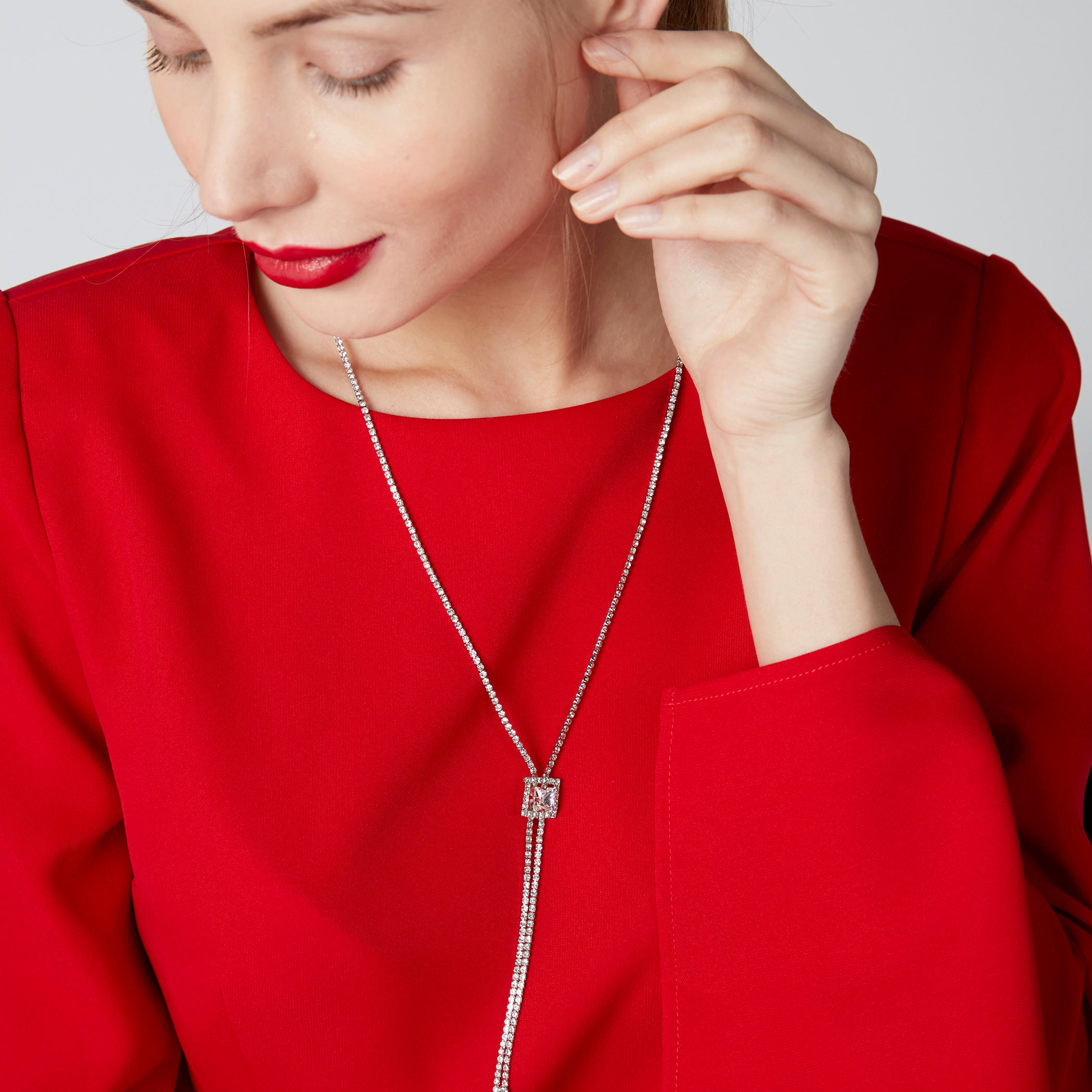 قلادة طويلة مرصعة بمشبك إغلاق-women-watchesandjewellery-jewellery-necklacesandpendants-image-2