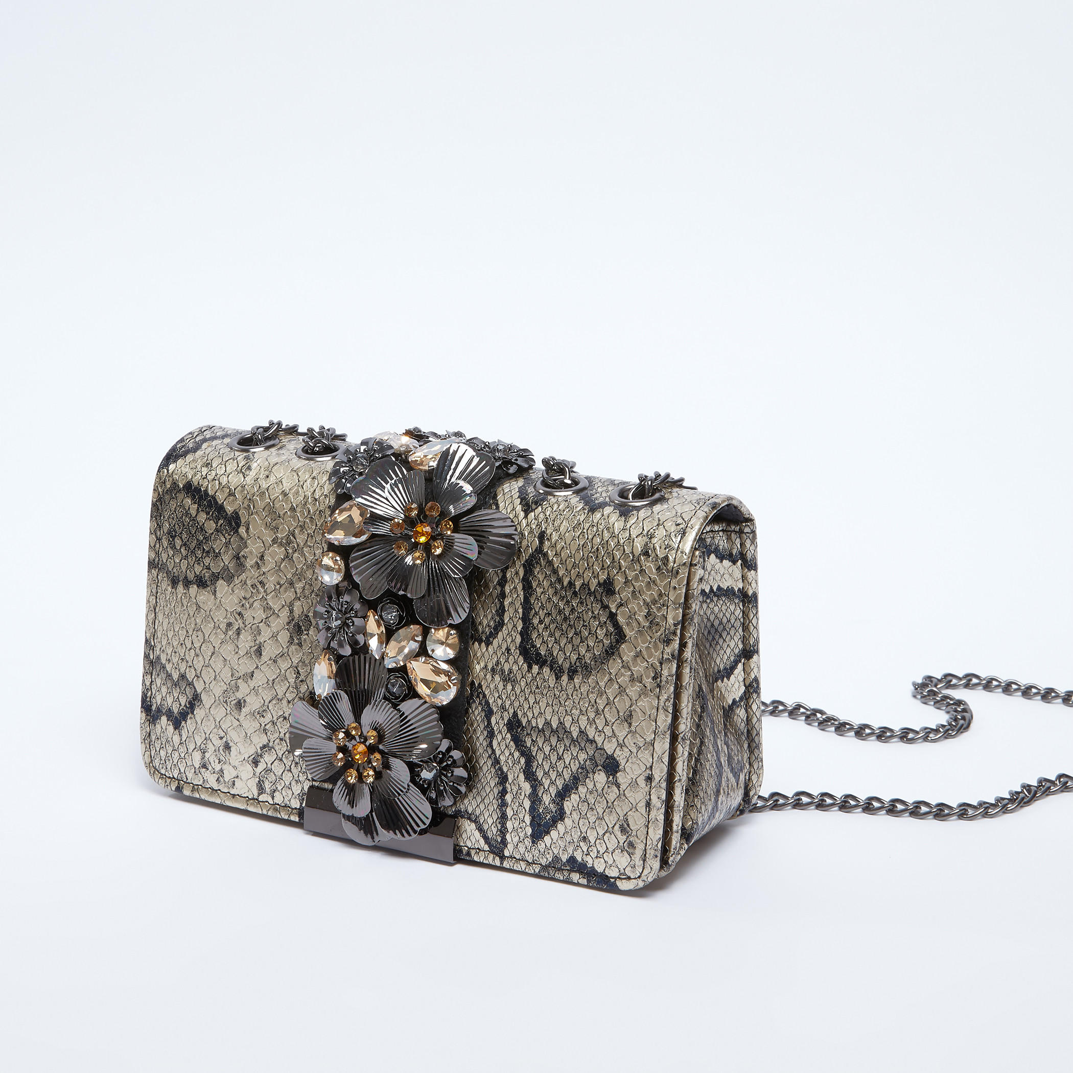 حقيبة ساتشيل بتفاصيل مرصّعة وزهرية وطبعات-women-bagsandwallets-handbags-image-1
