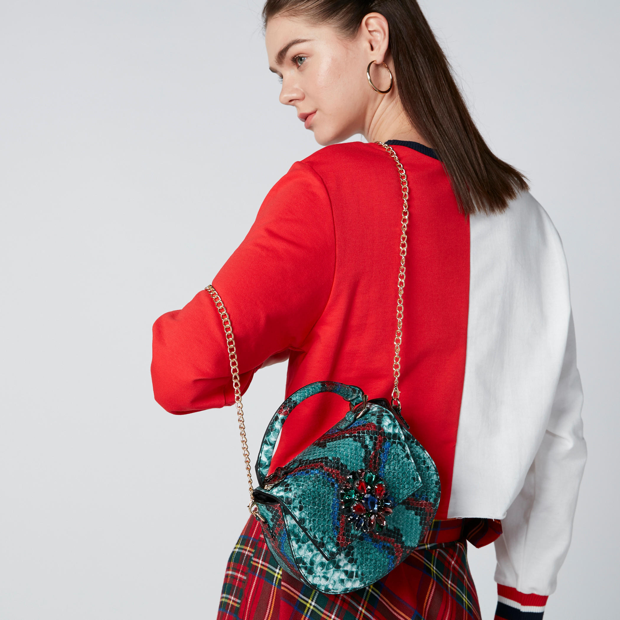 حقيبة ساتشيل مرصعة بسلسلة ميتاليك-women-bagsandwallets-handbags-image-2