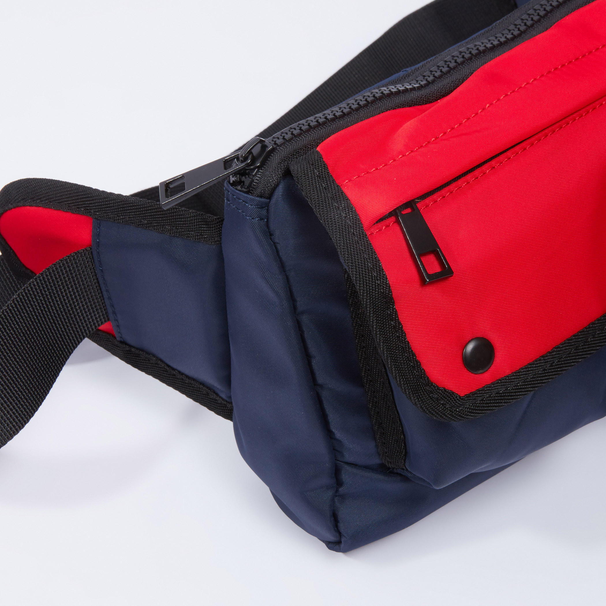 حقيبة فاني متعددة الأقسام بسحّاب إغلاق-men-bags-image-2