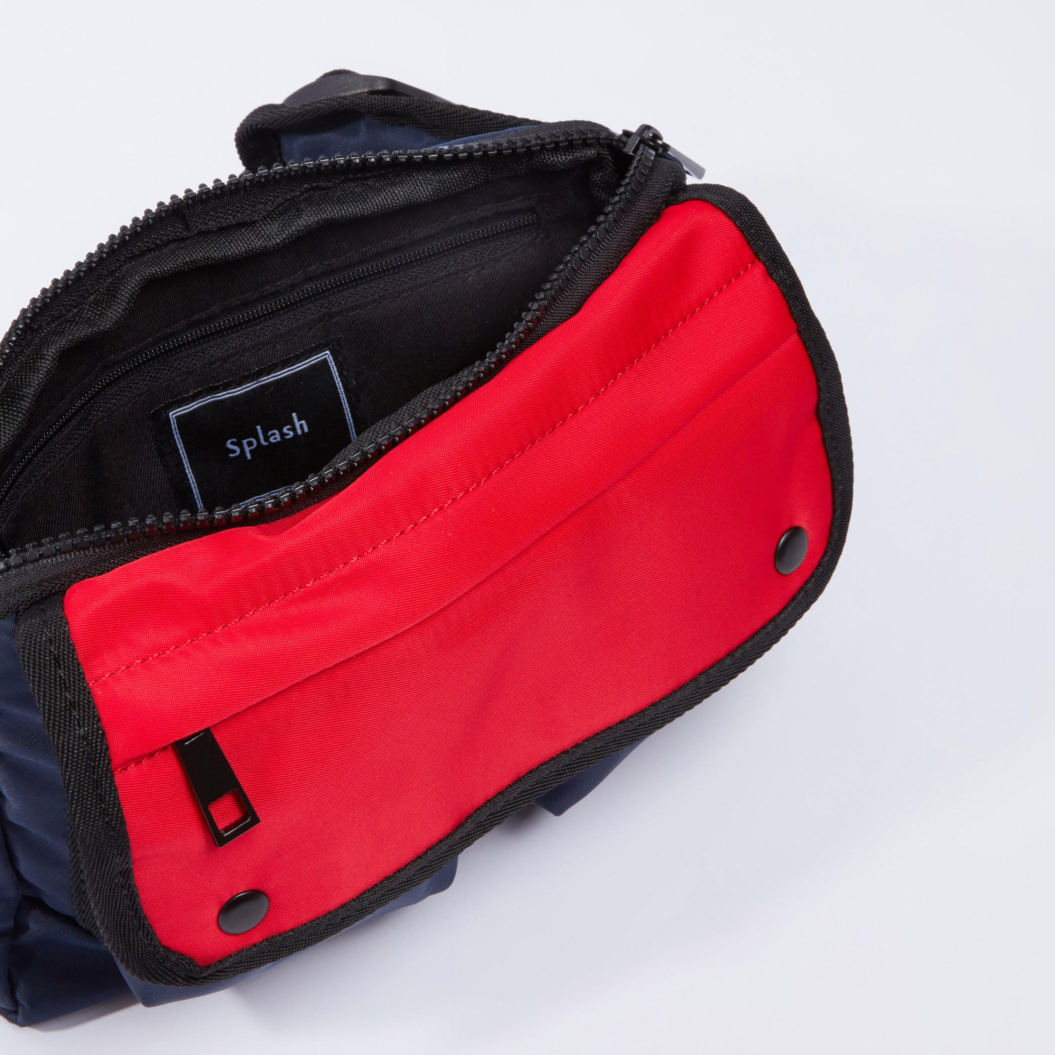 حقيبة فاني متعددة الأقسام بسحّاب إغلاق-men-bags-image-1
