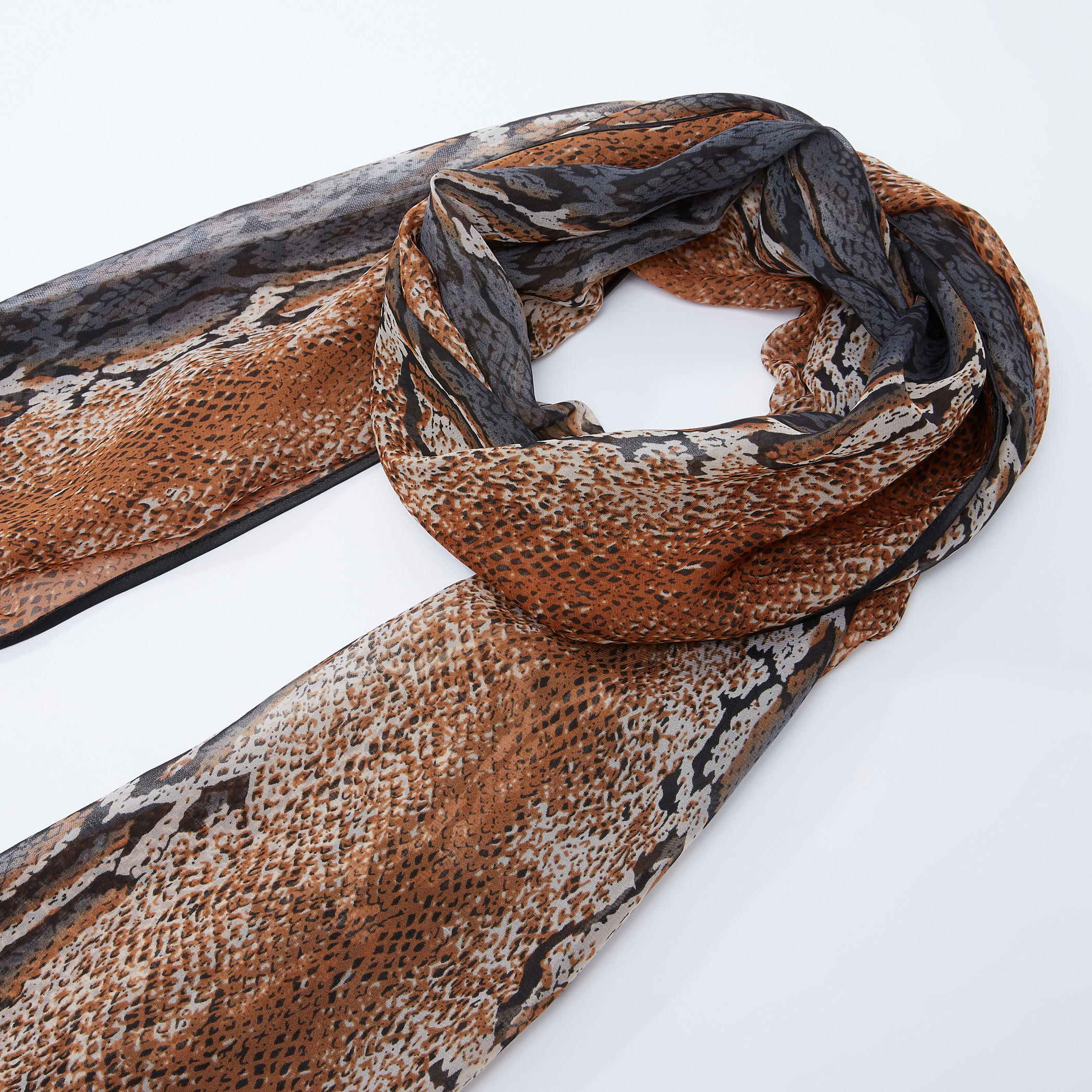 وشاح بدرزات وطبعات-women-clothingaccessories-scarves-image-1