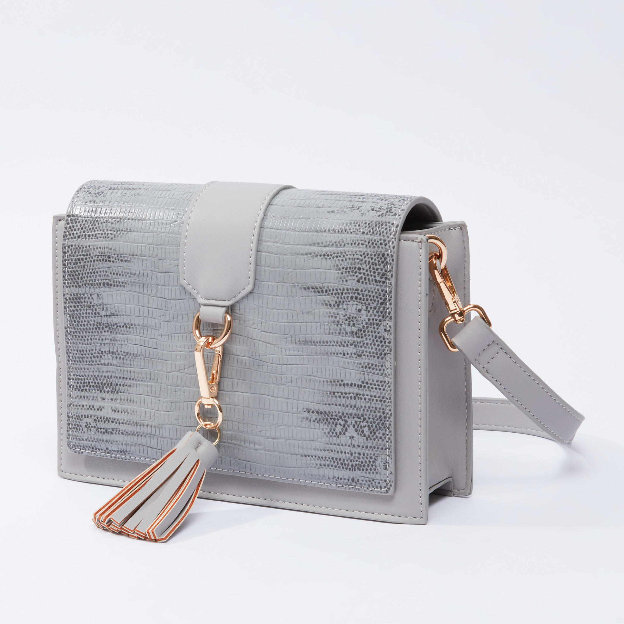 حقيبة ساتشيل بزر إغلاق مغناطيسي وشرّابات وطبعات-women-bagsandwallets-handbags-image-1