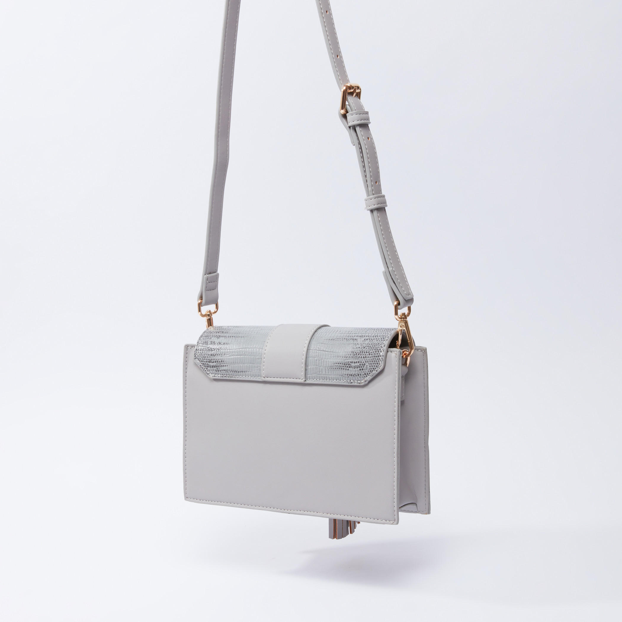 حقيبة ساتشيل بزر إغلاق مغناطيسي وشرّابات وطبعات-women-bagsandwallets-handbags-image-3