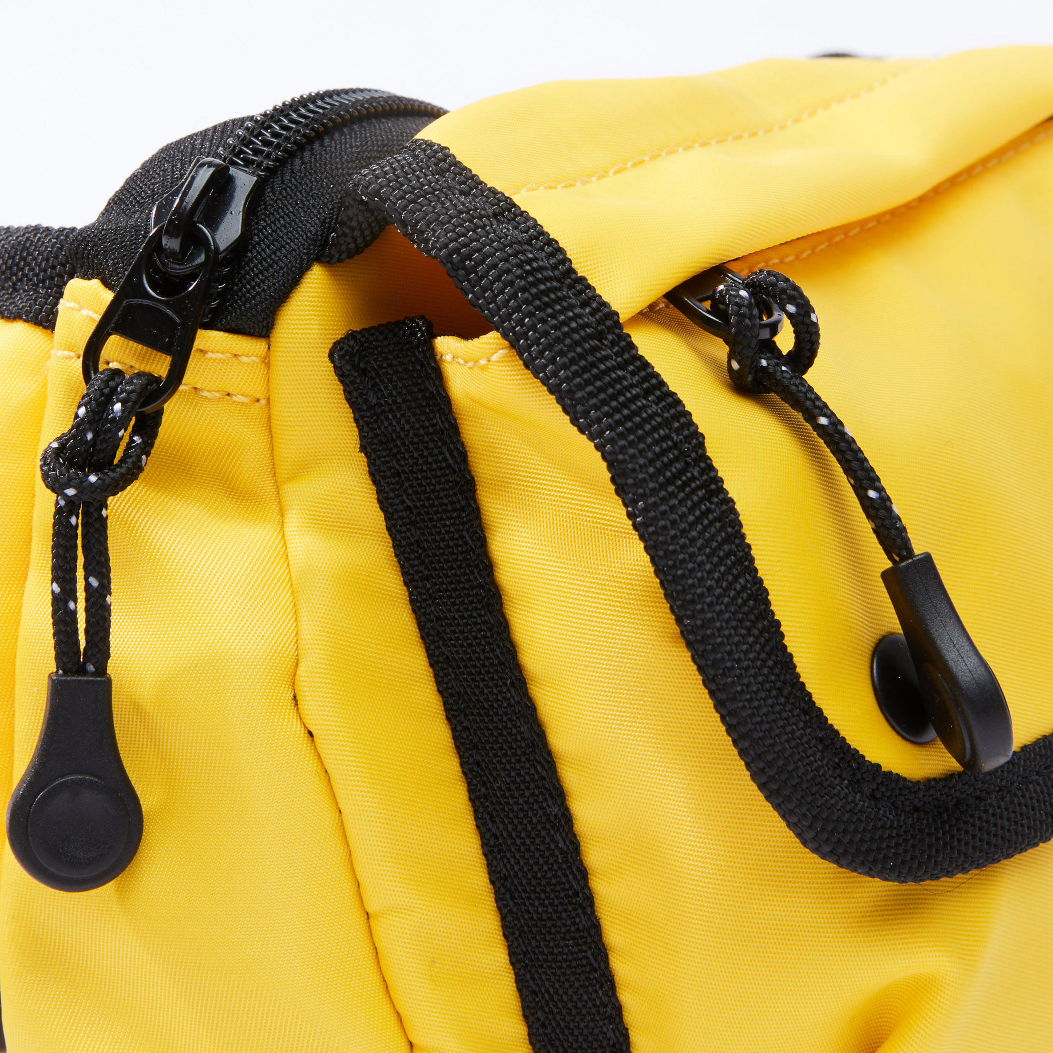 حقيبة فاني بحزام قابل للتعديل وإبزيم إغلاق ودرزات-men-bags-image-4