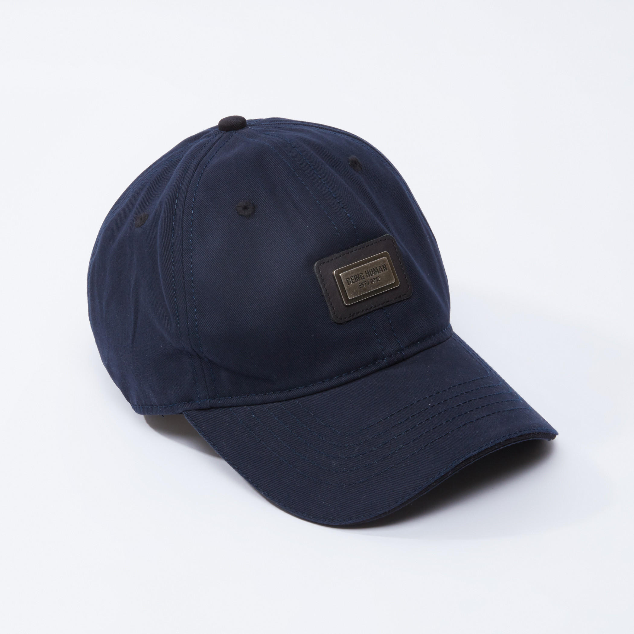 قبعة كاب بتزيينات ودرزات بيينج هيومان-men-caps-image-3