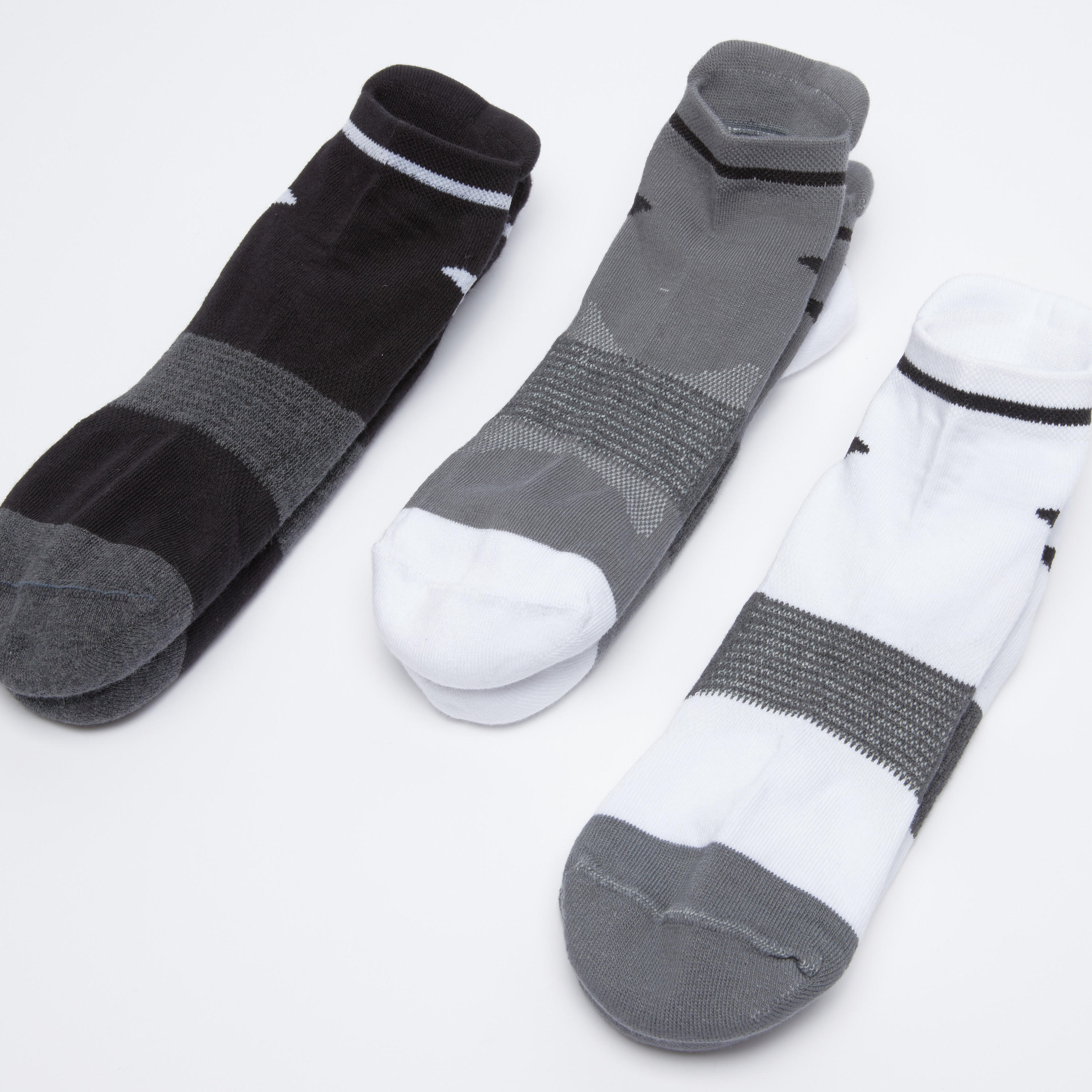 جوارب مضلّعة بطول الكاحل - طقم من 3 أزواج-men-socks-image-1