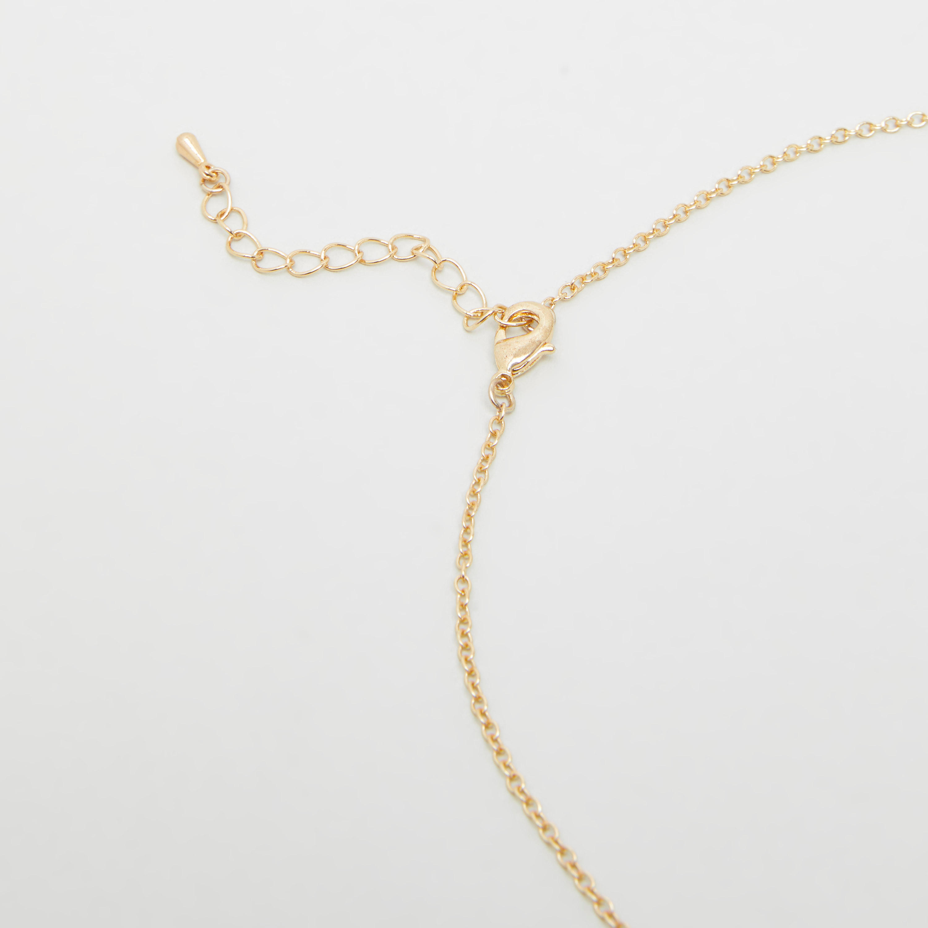 Sentiments Metallic Necklace with Arabic Letter Siin Pendant-women-watchesandjewellery-jewellery-necklacesandpendants-image-4