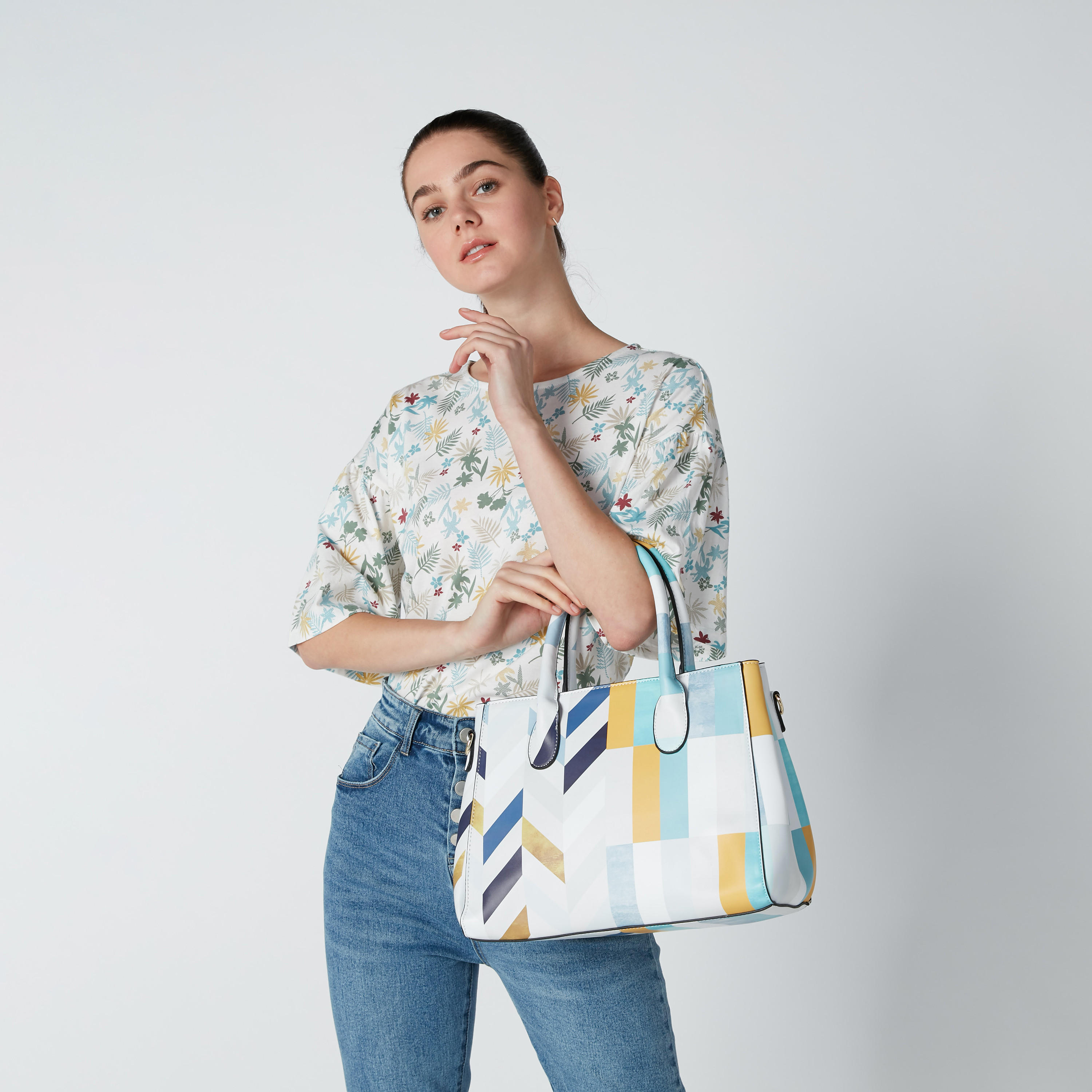 حقيبة يد مقلّمة بمقابض مزدوجة وسحاب إغلاق-women-bagsandwallets-handbags-image-2